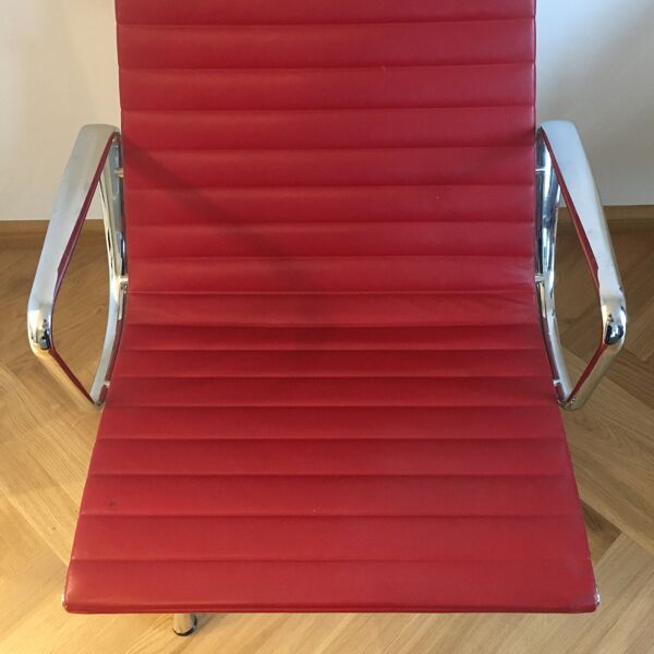 Paire de fauteuils  EA116 aluminium par Charles & Ray Eames édition vitra