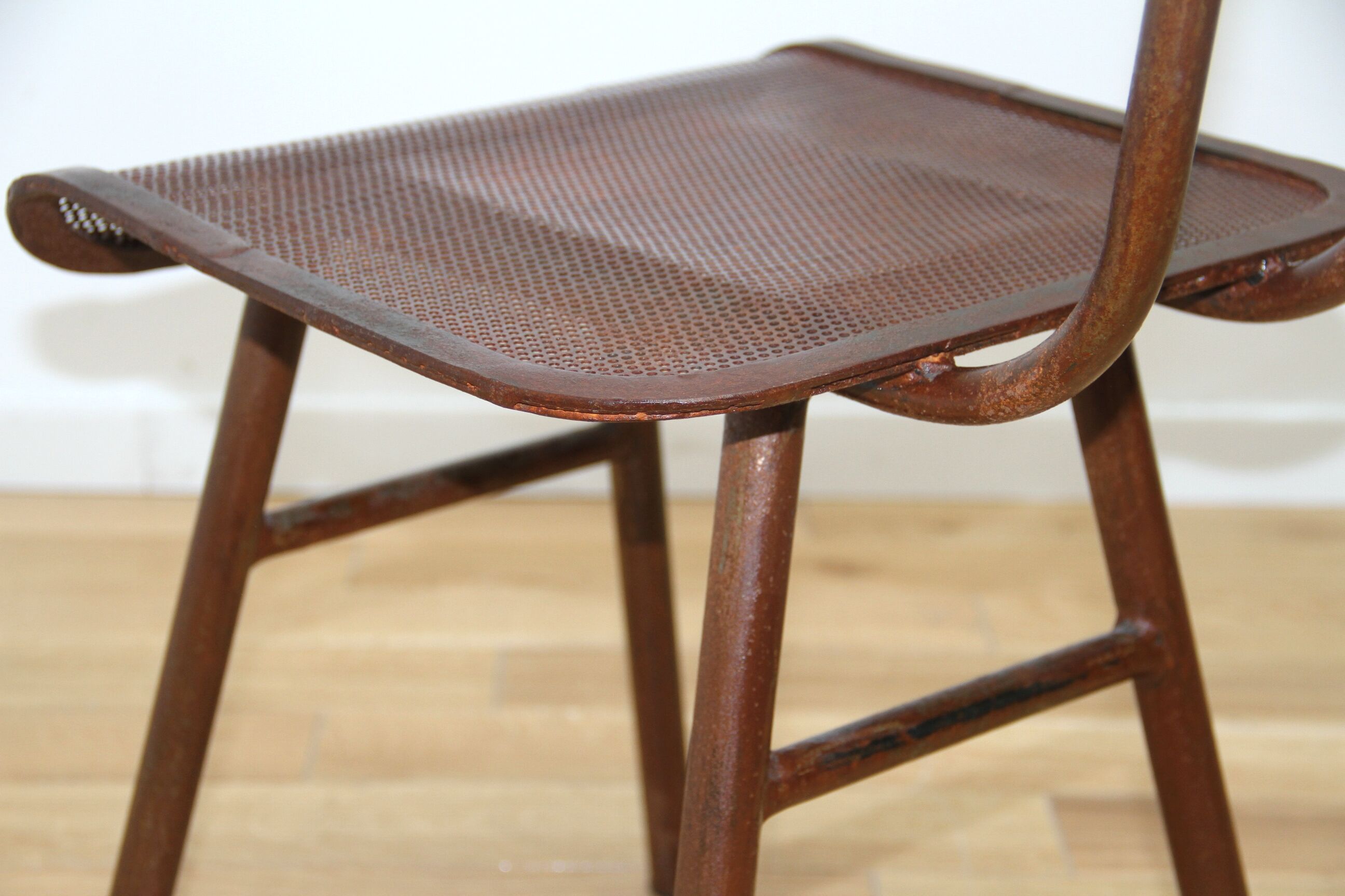 Chaise Hoffa Chair, Go Home