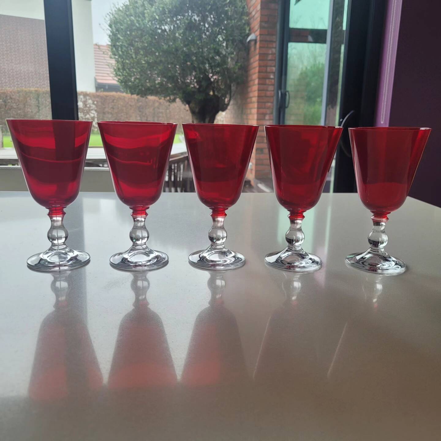 5 verres à pied rouge Selency — free download