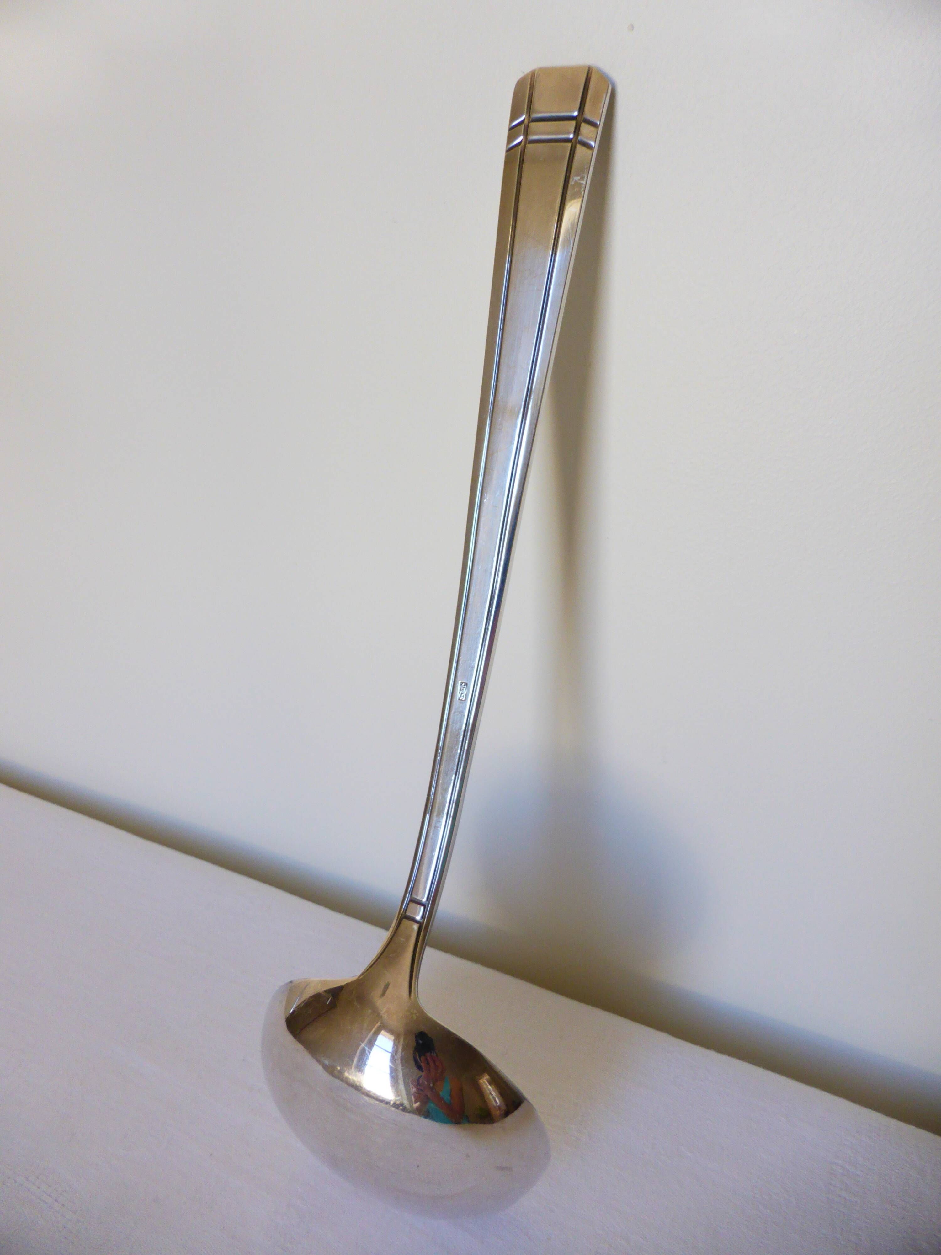 Vintage silver-plated metal ladle, hallmarked 2106277