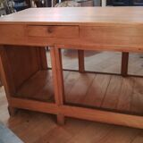 Art deco showcase counter in elm