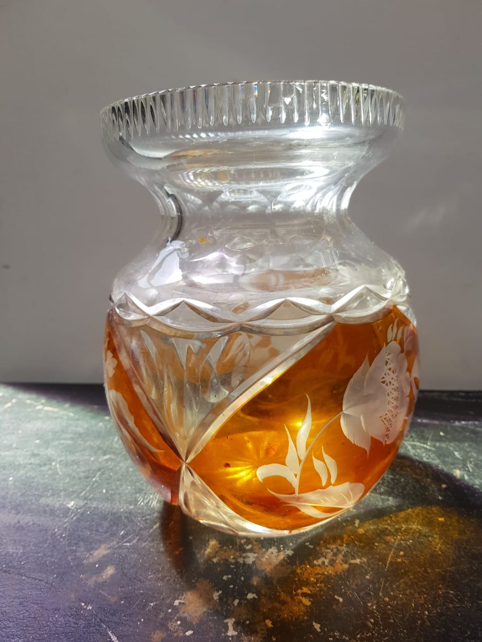Ancien Vase Cristal Taillé Transparent & Orange Décor Fleurs Vintage