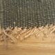 Tapis ethnique en fibres naturelles teint