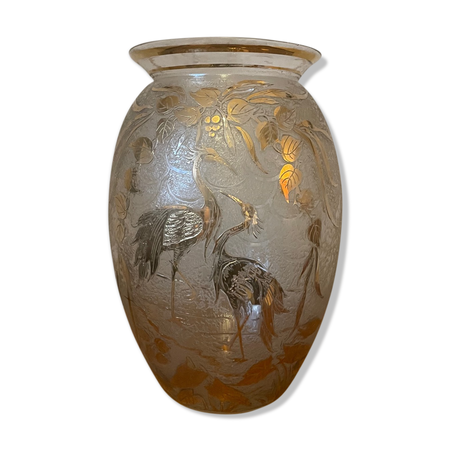 Vase decorated with birds