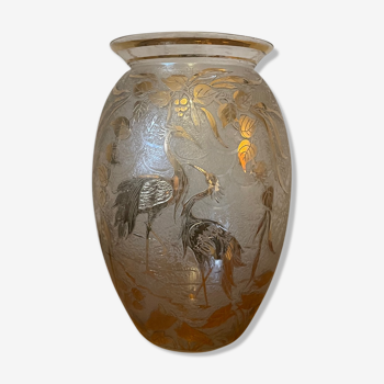 Vase decorated with birds