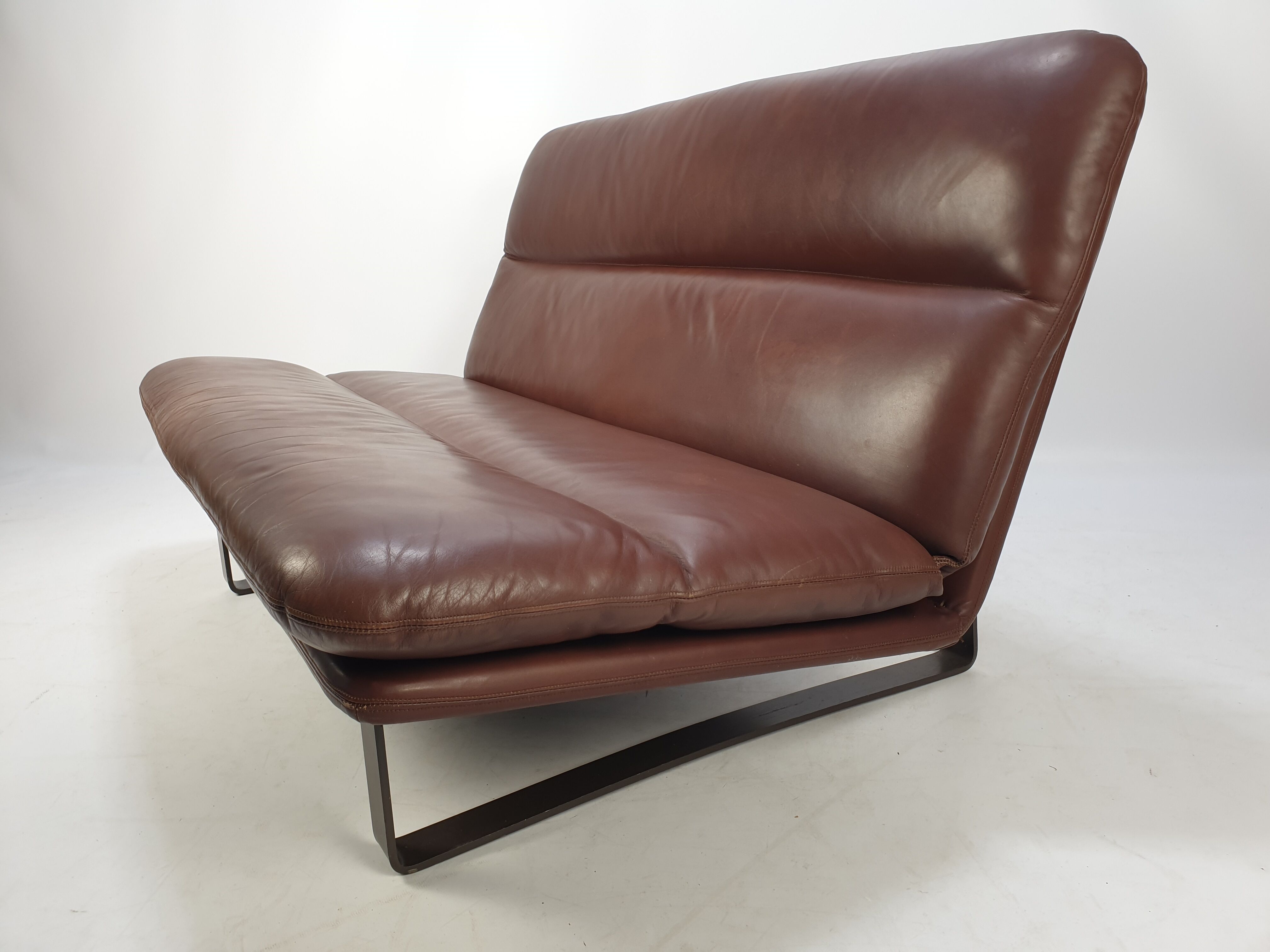 Vintage leather sofa by Kho Liang ie for Artifort, 1960s