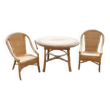 Old living room in light rattan: table & 2 armchairs