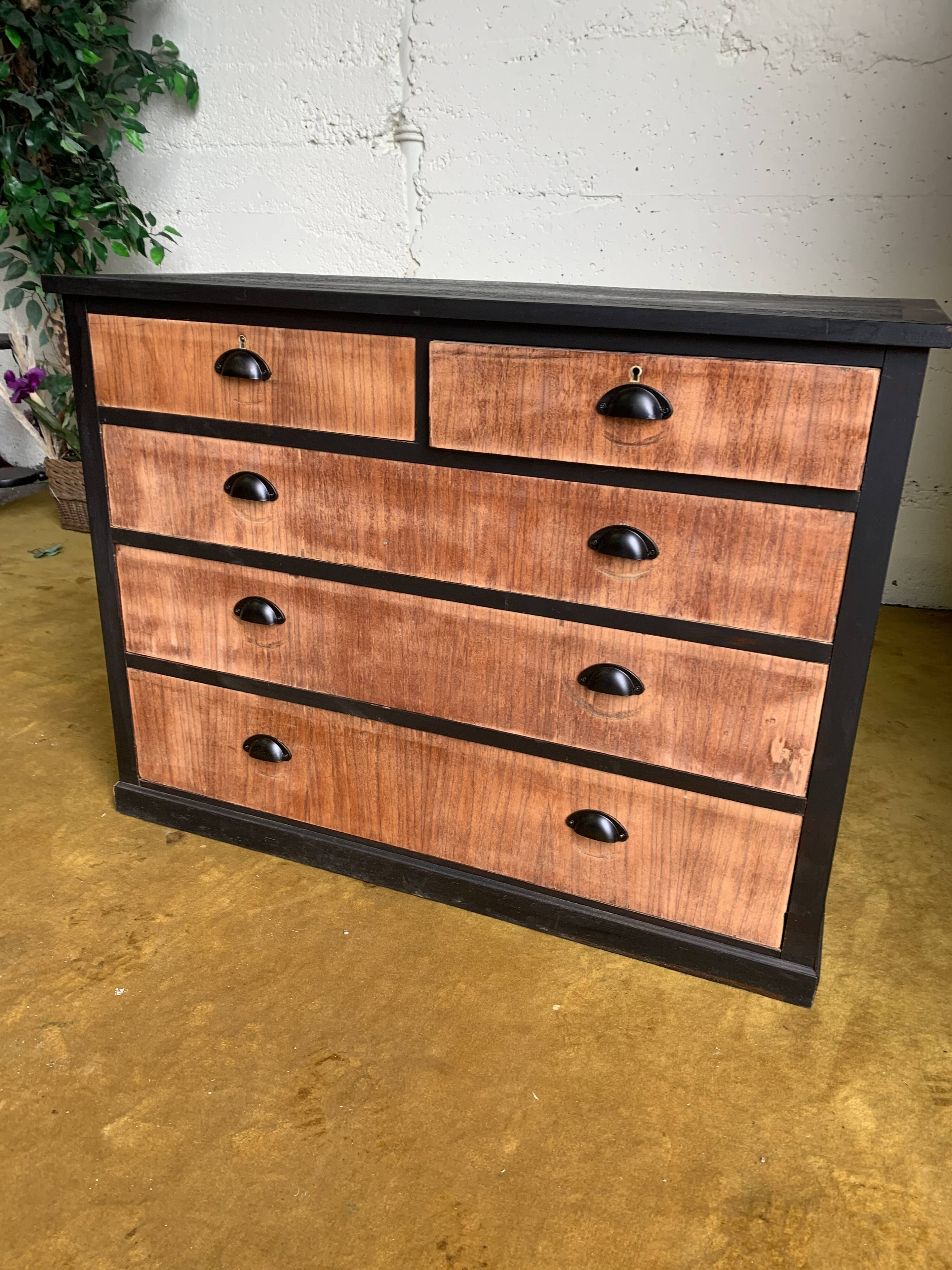 Raw chest of drawers