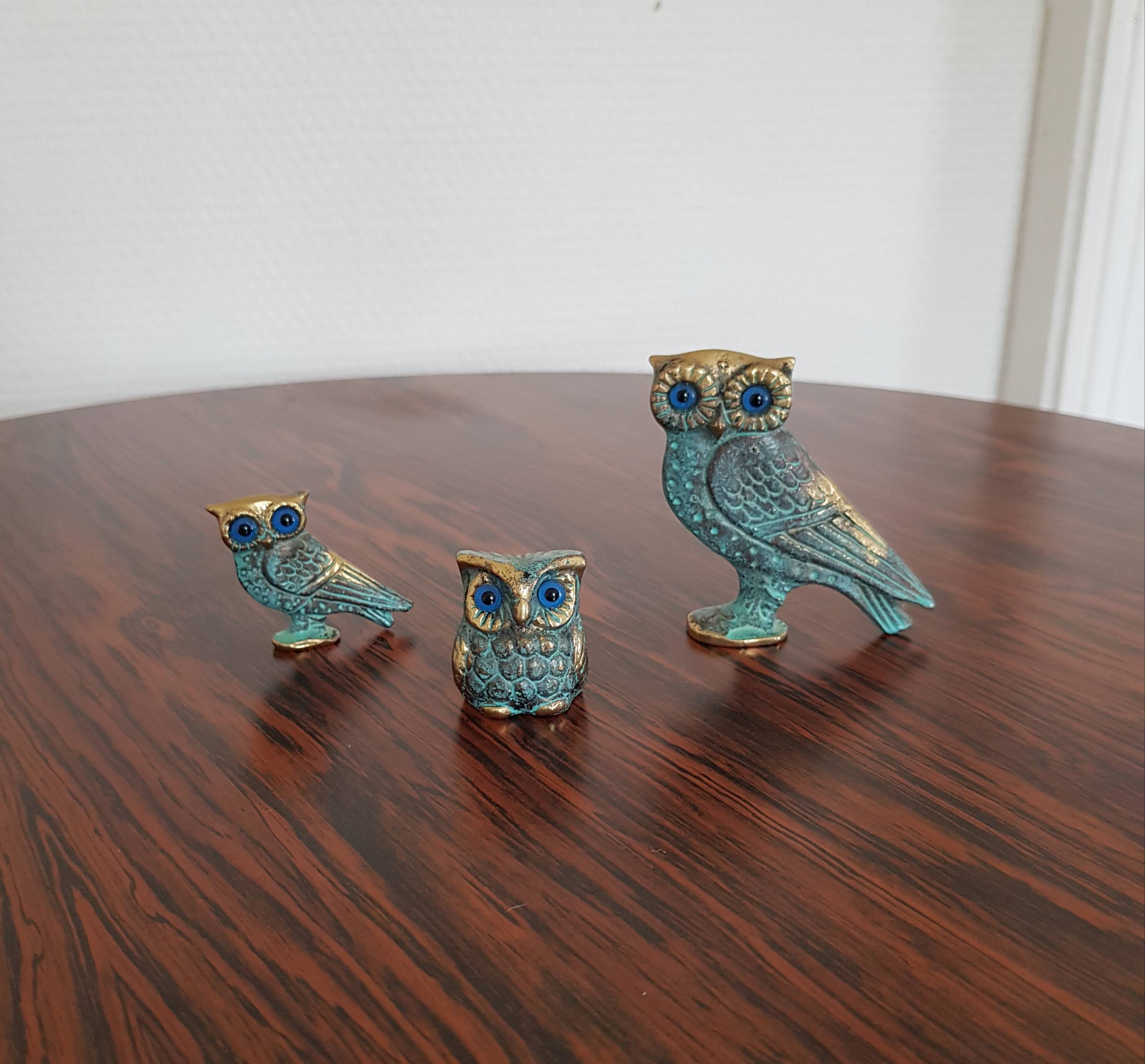 Enamelled owls