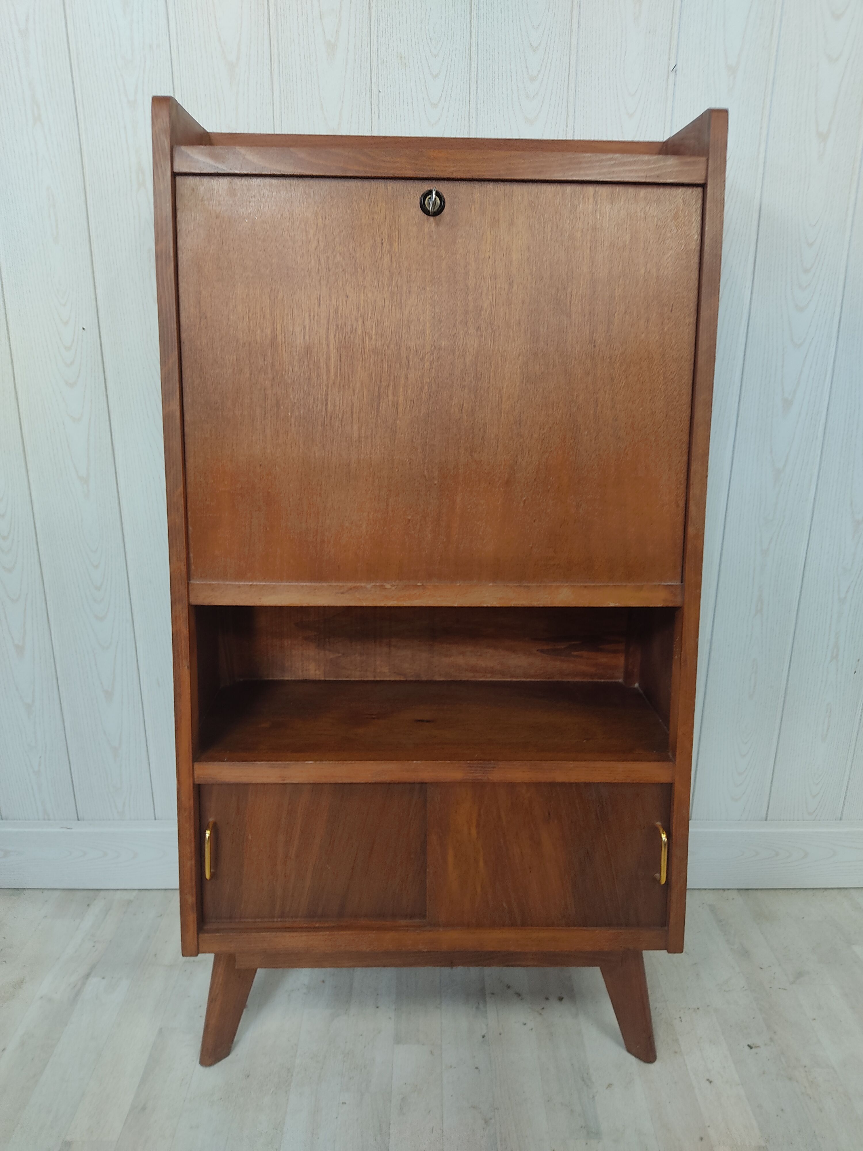 Secretary vintage compass feet