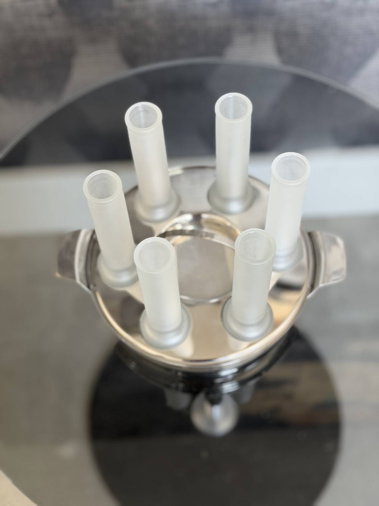 Service Vodka Caviar vintage 1970s – Complete with cooling tray.