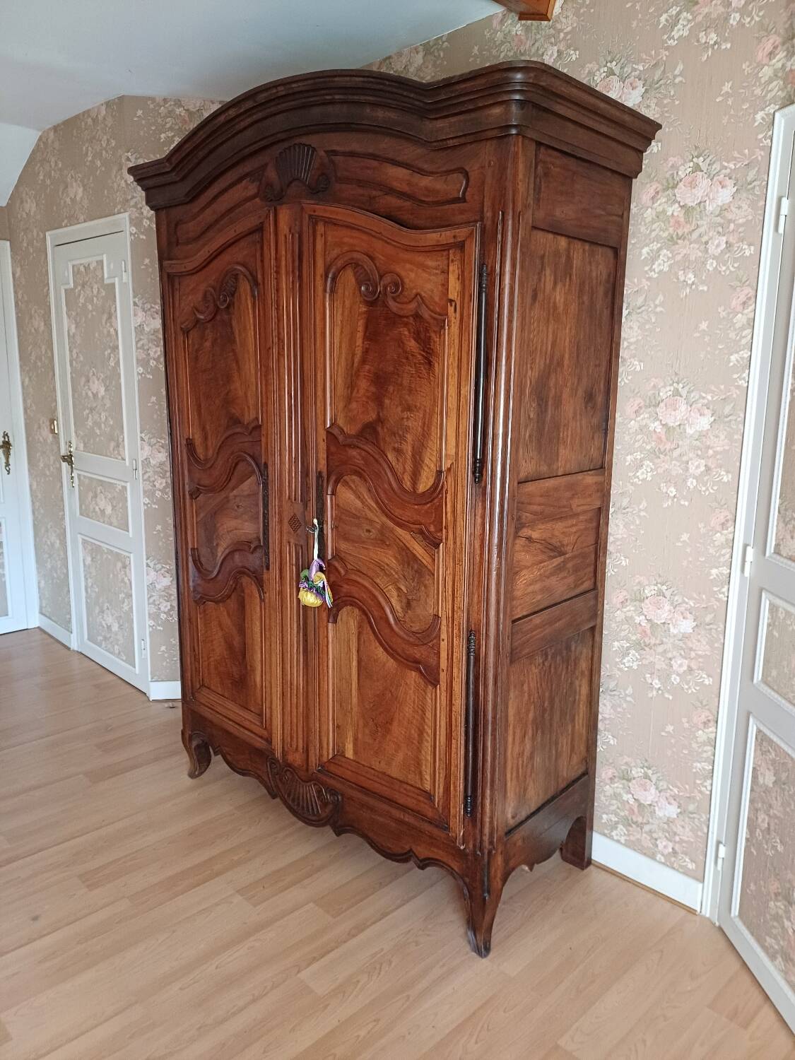 Solid Charolais wedding cabinet from the period