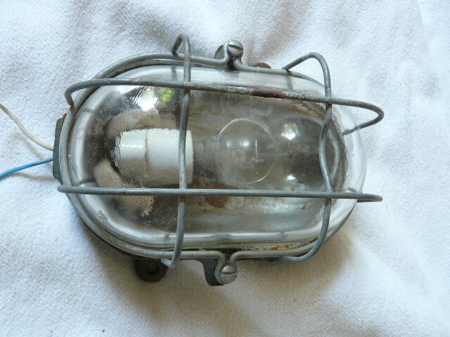 Lampe hublot applique plafonnier 1970 en métal et verre TH