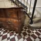 18th-century antique commode in pear wood. Very good condition. Original legs.