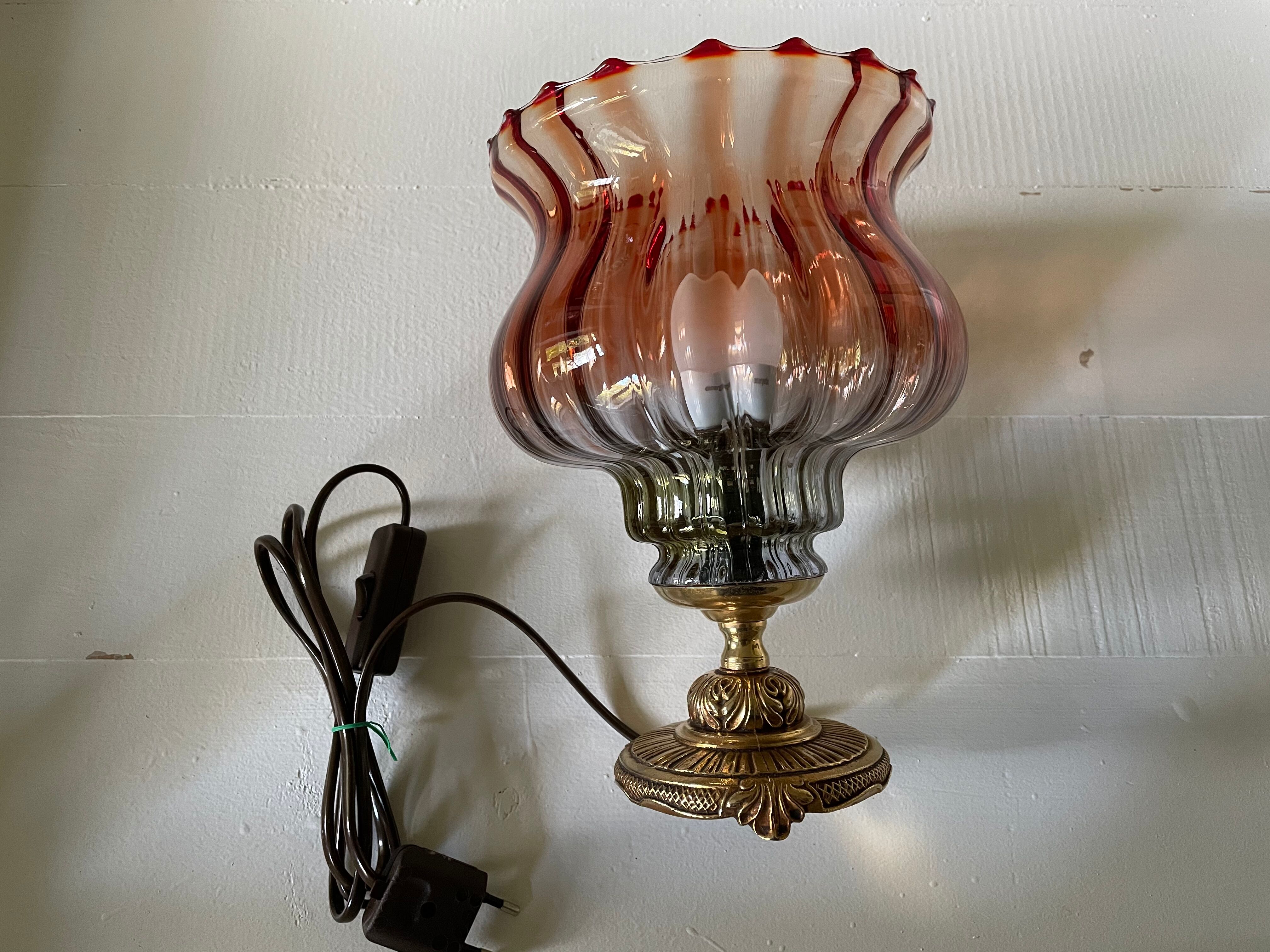 Brass foot tulip lamp