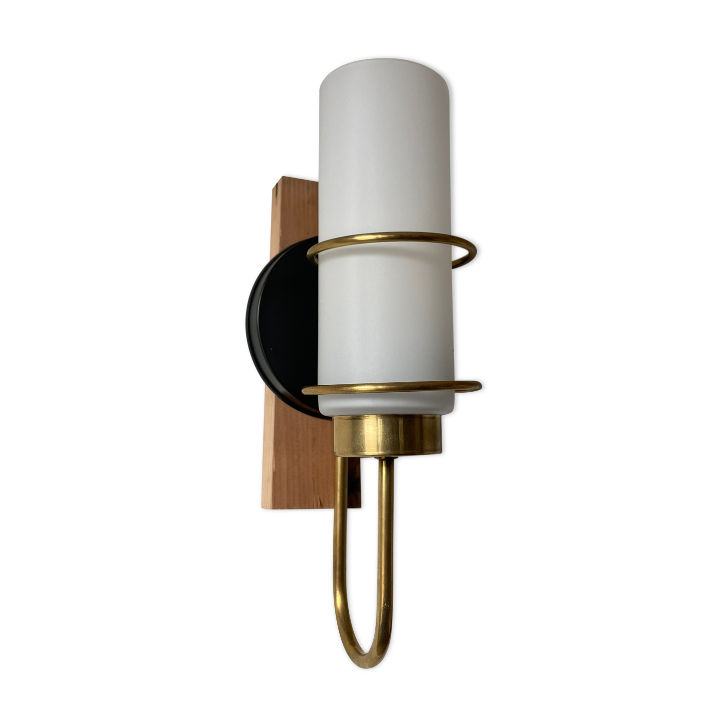 Opaline and brass wall lamp