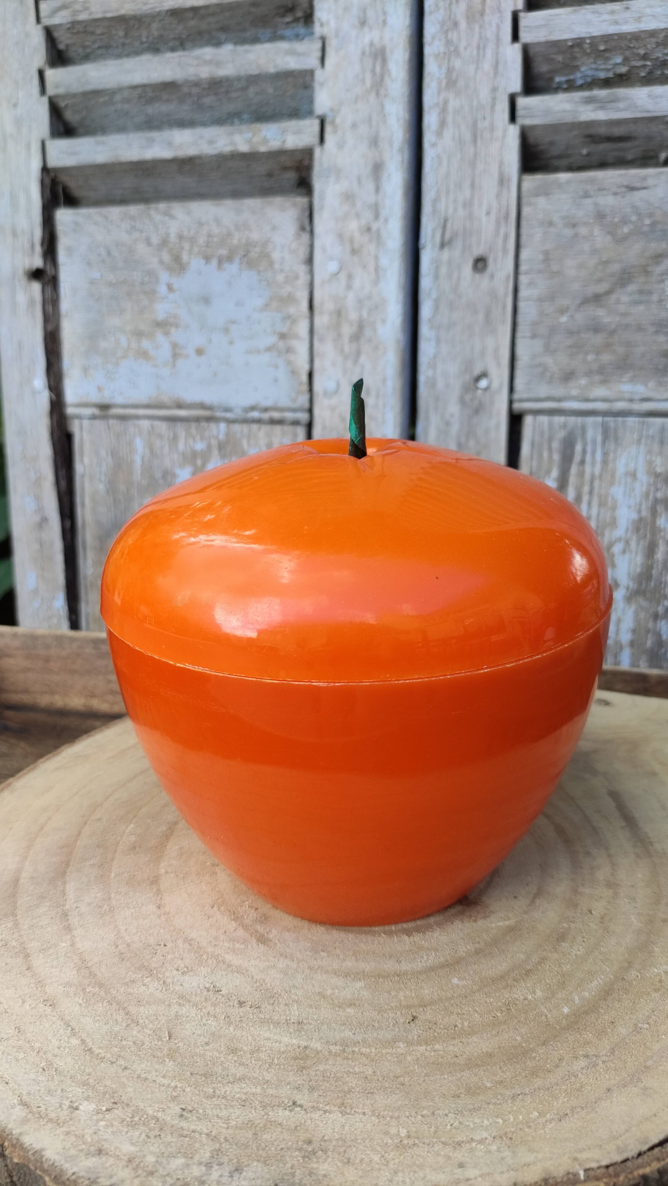 Ice bucket or vintage apple ice cubes 70s