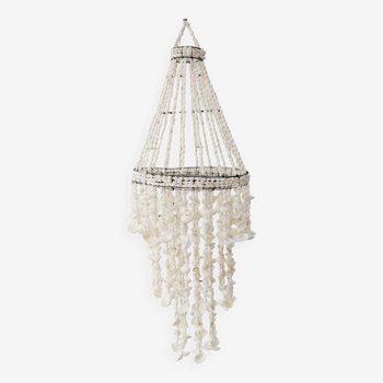 “Ocean” chandelier in white shells