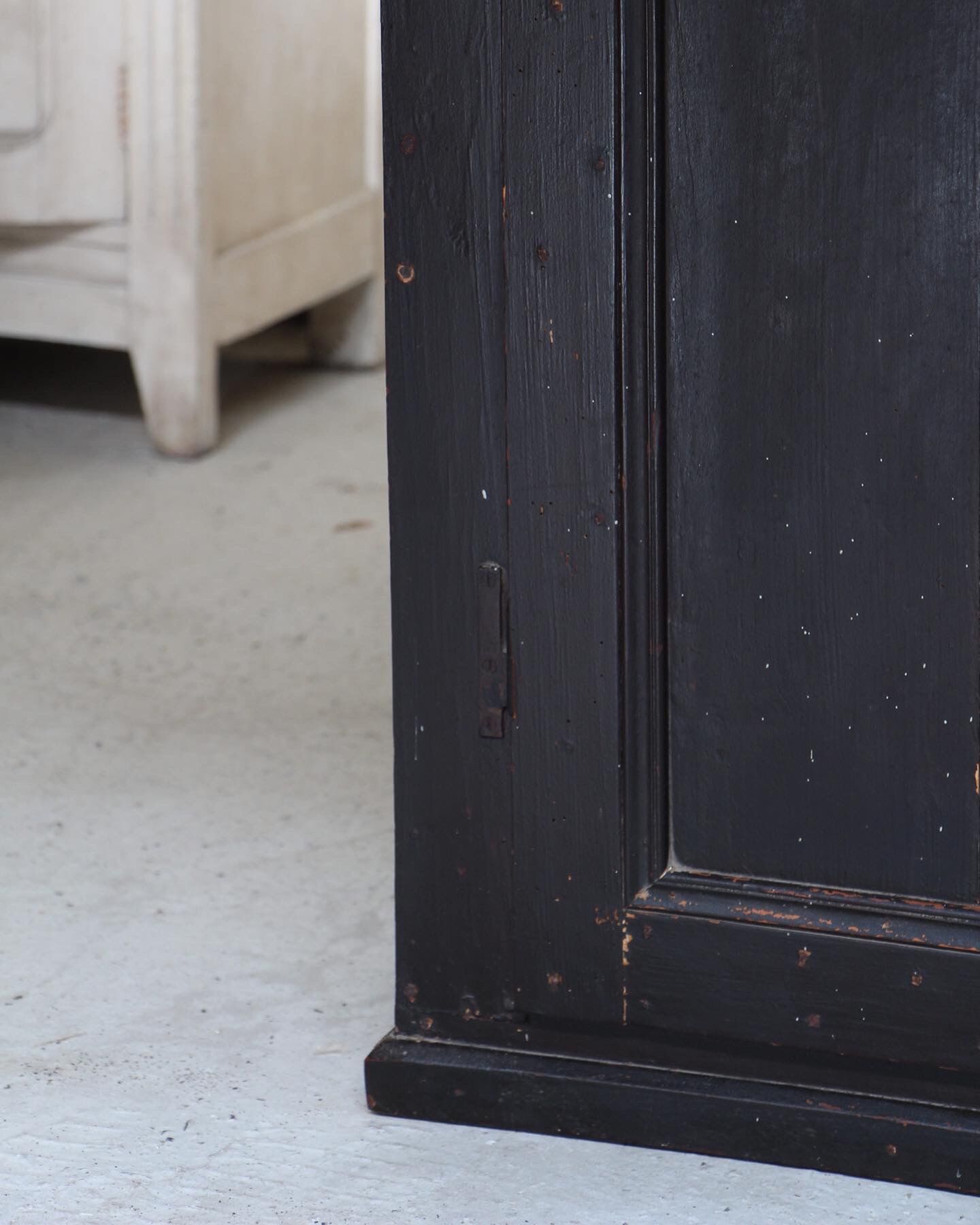 Rustic buffet French black 1920