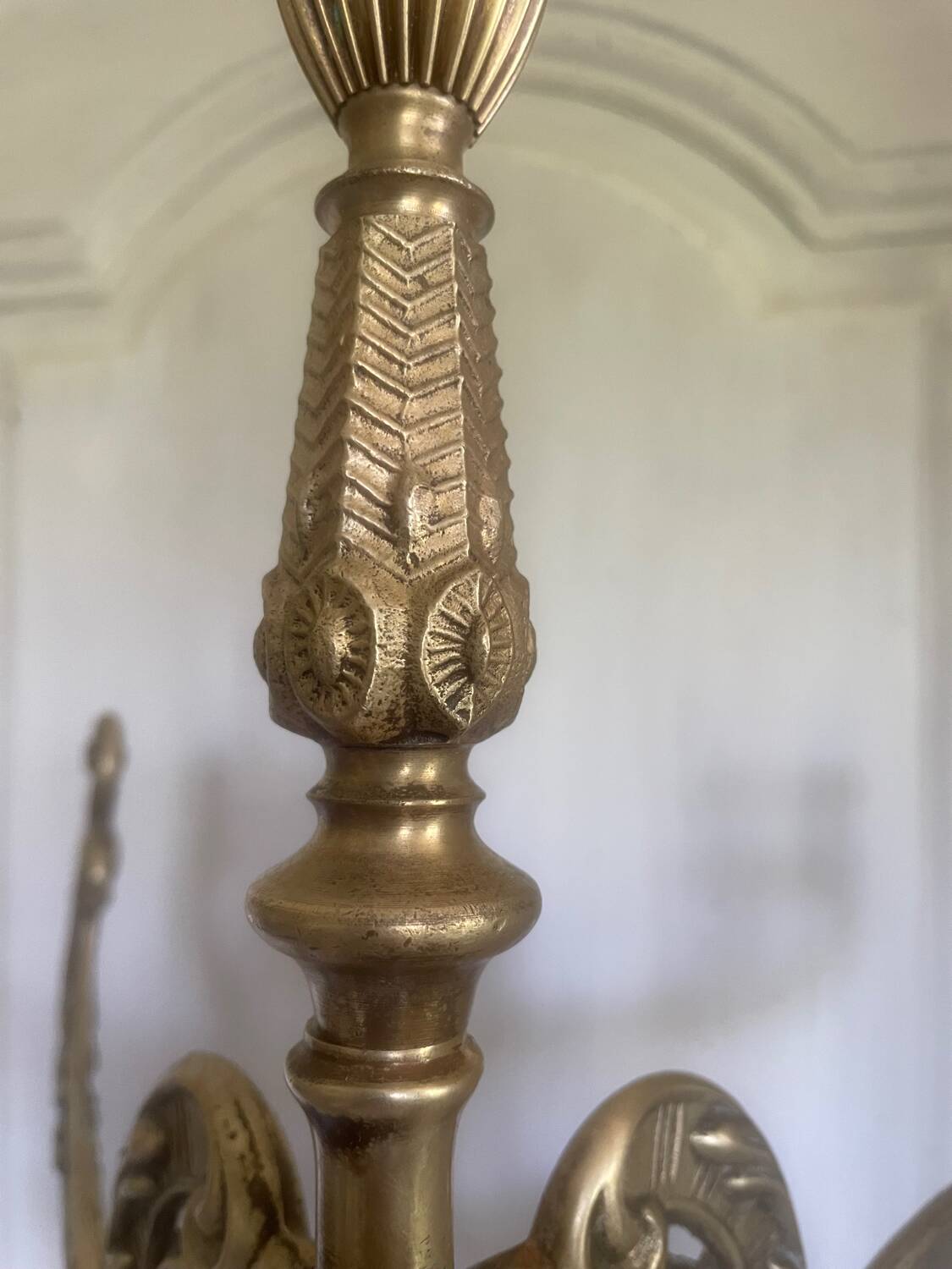 Freestanding brass coat rack