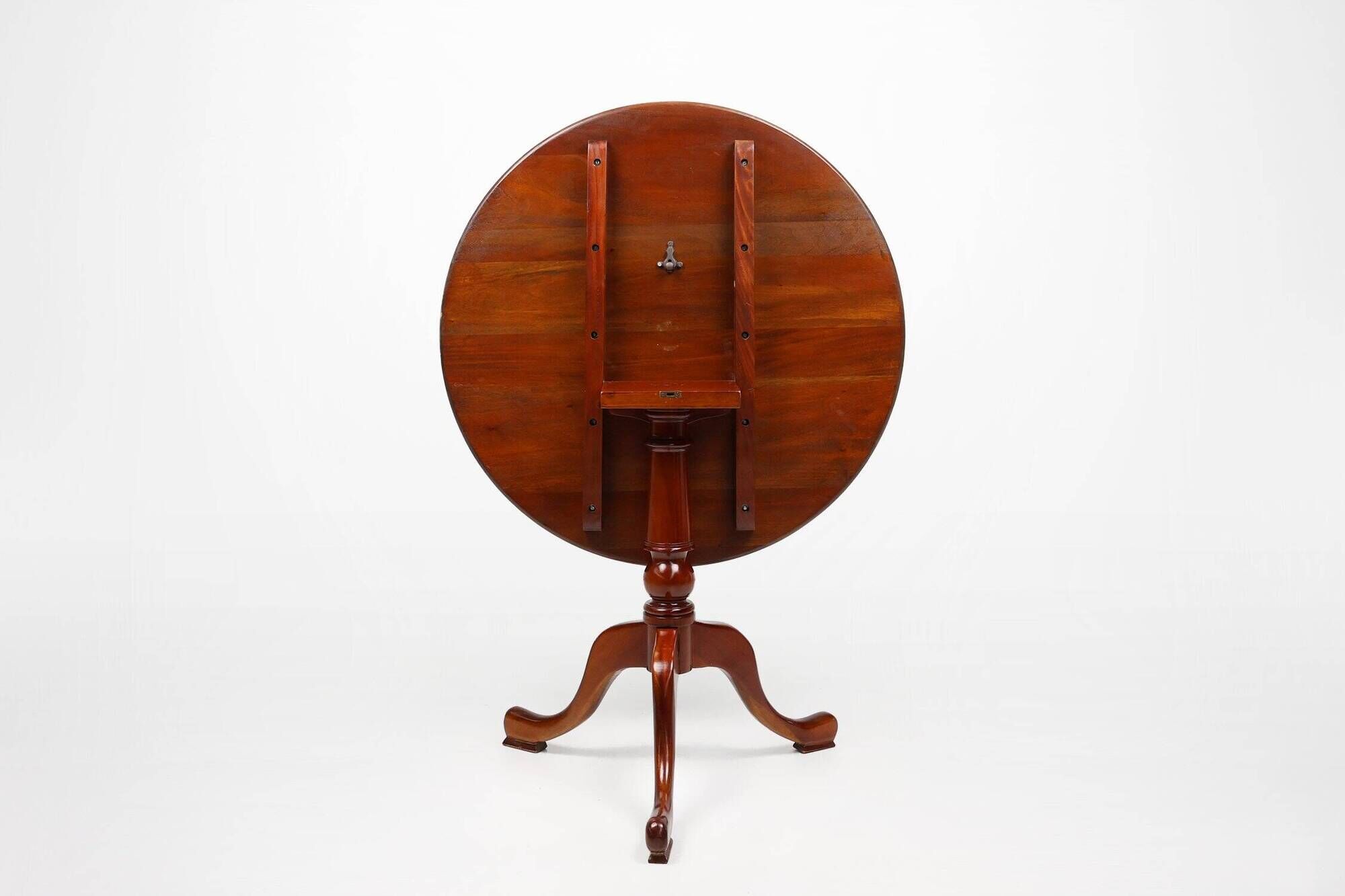 Vintage English Round Tilt Top Table in Cherry, 1950s