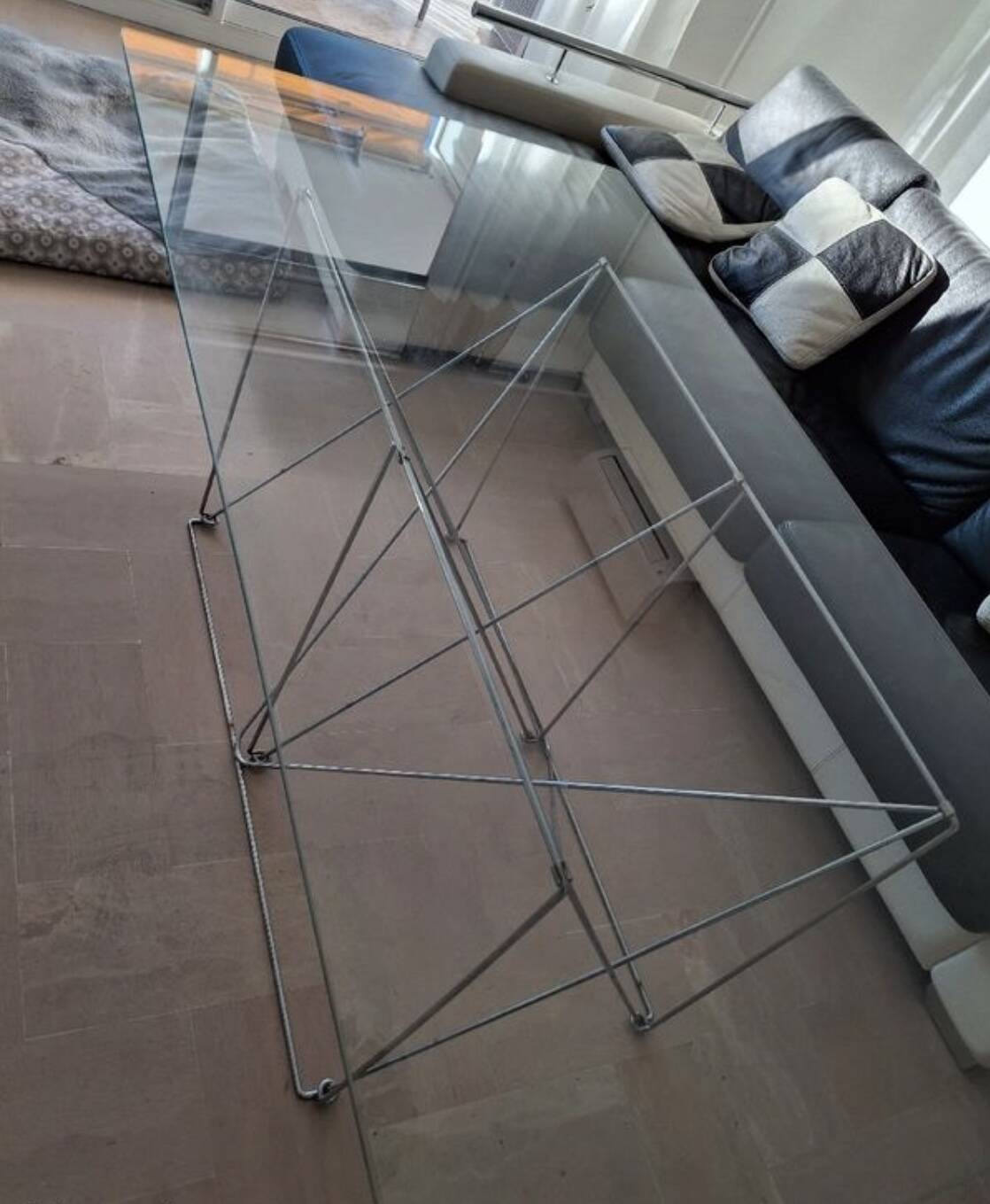 Max Sauze dining table