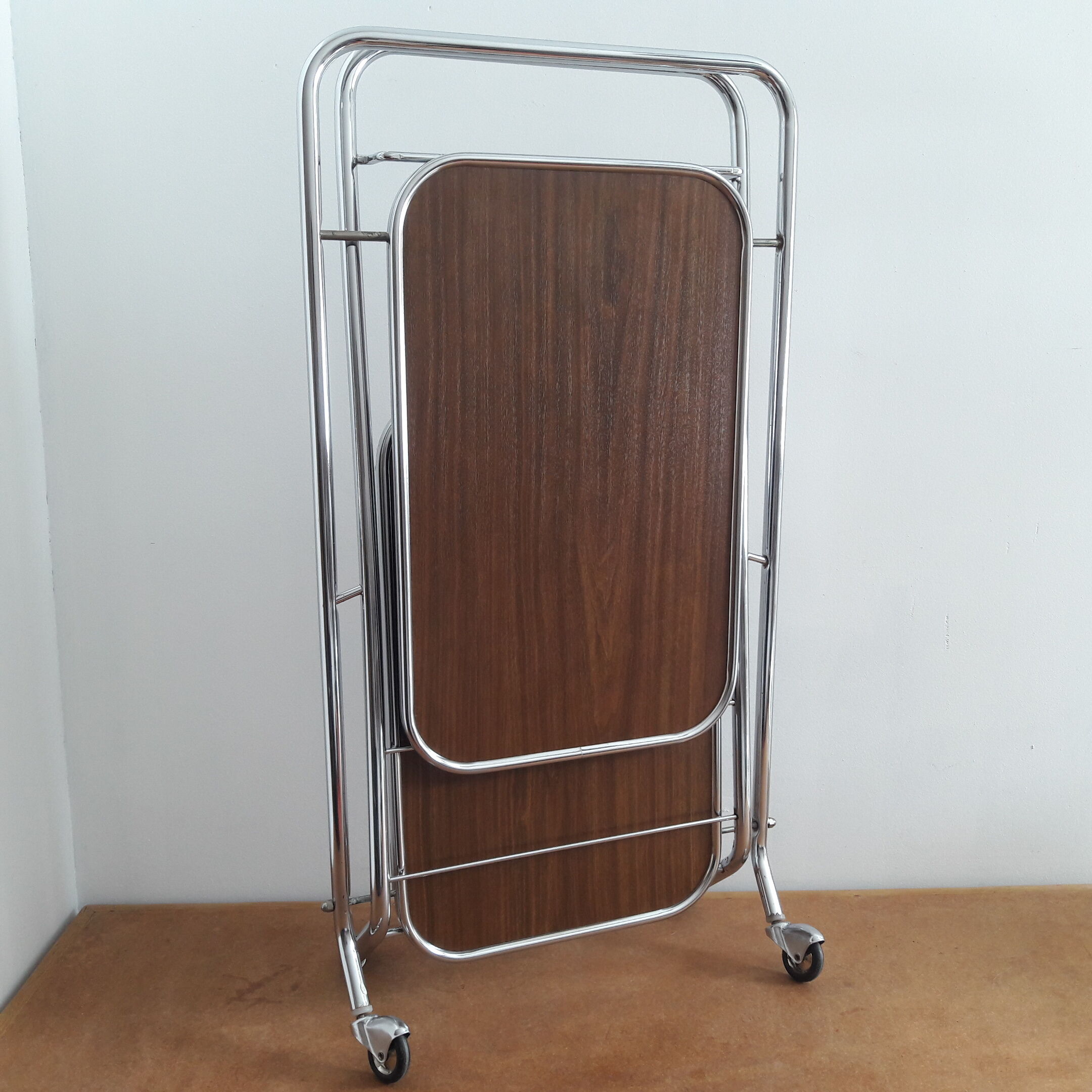 Vintage foldable service