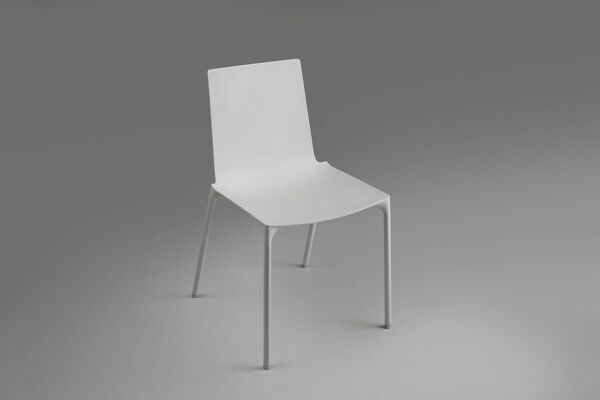 Chaise blanche design du 21e siècle, Belgique