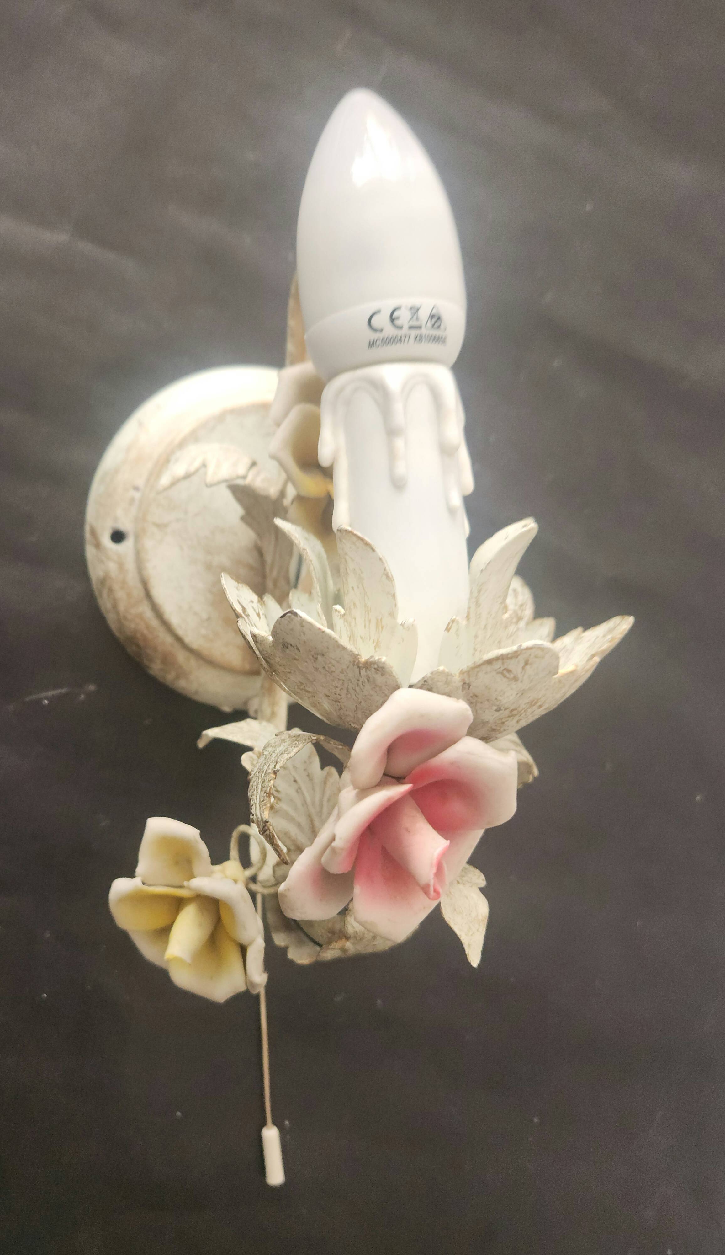 Set von 2 Shabby Chic Wandlampen Tole Schmiedeeisen Porzellan Rosen Blumen