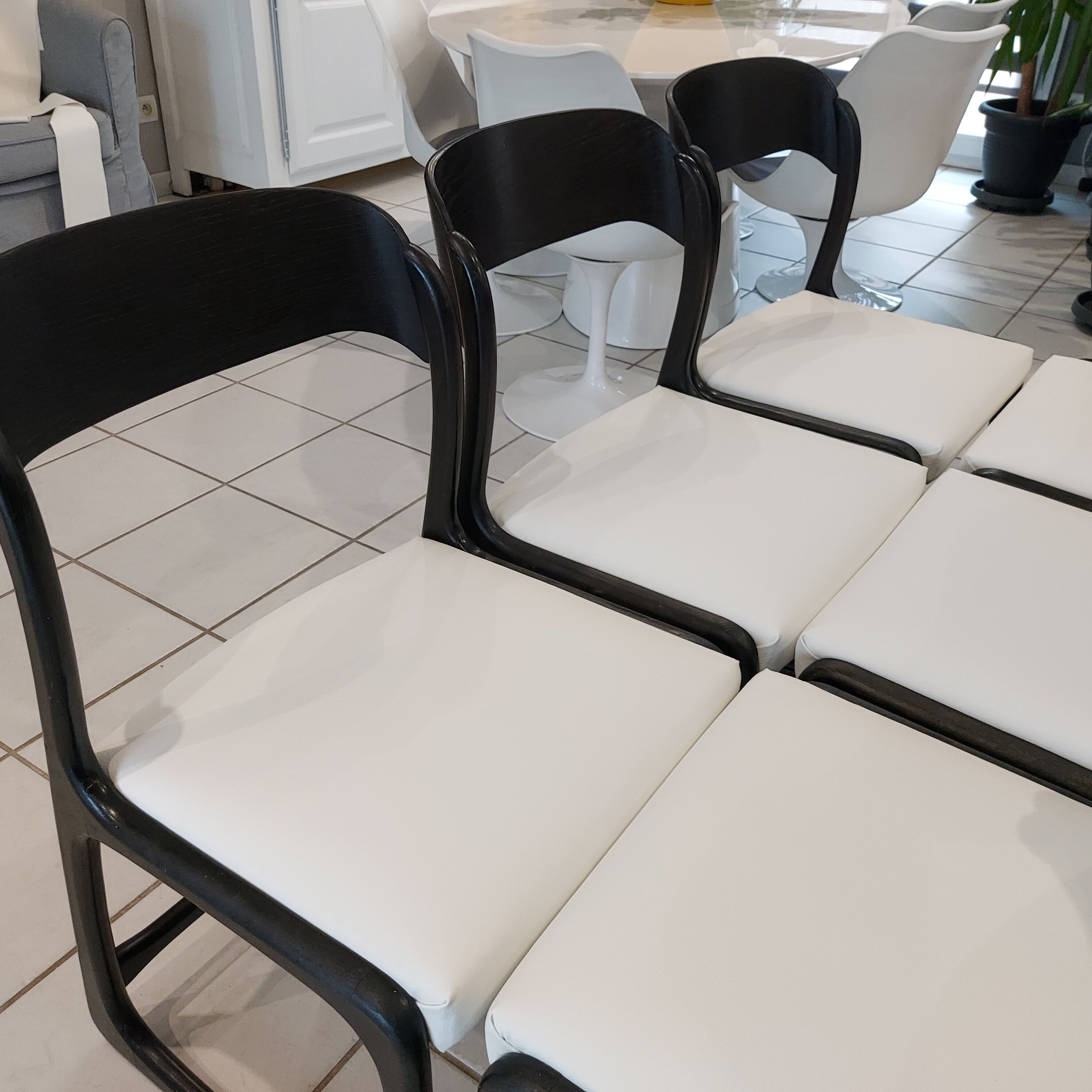 Suite of 6 chairs Sleigh Baumann vintage 1970s