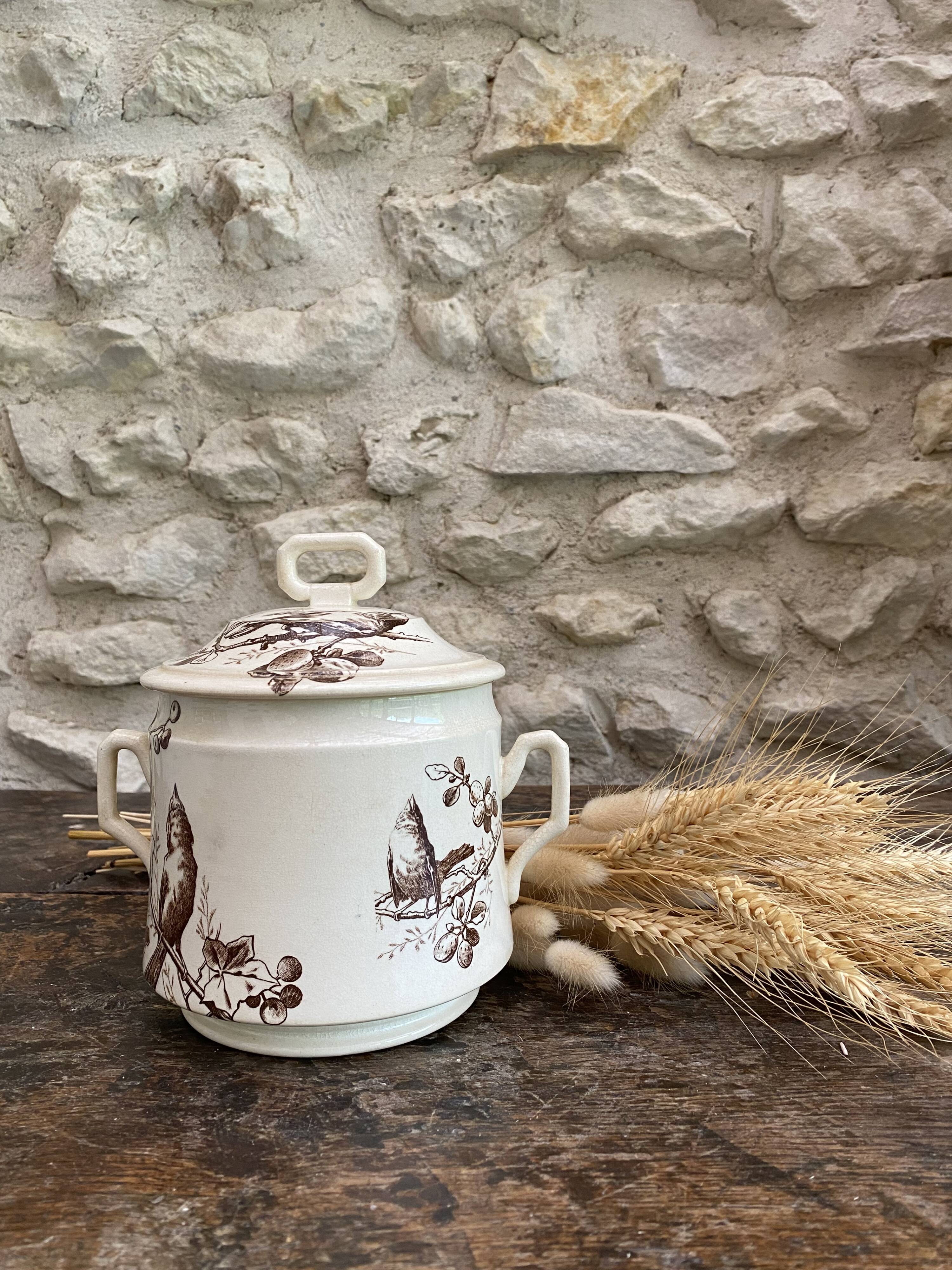 Earthenware bonbonnière