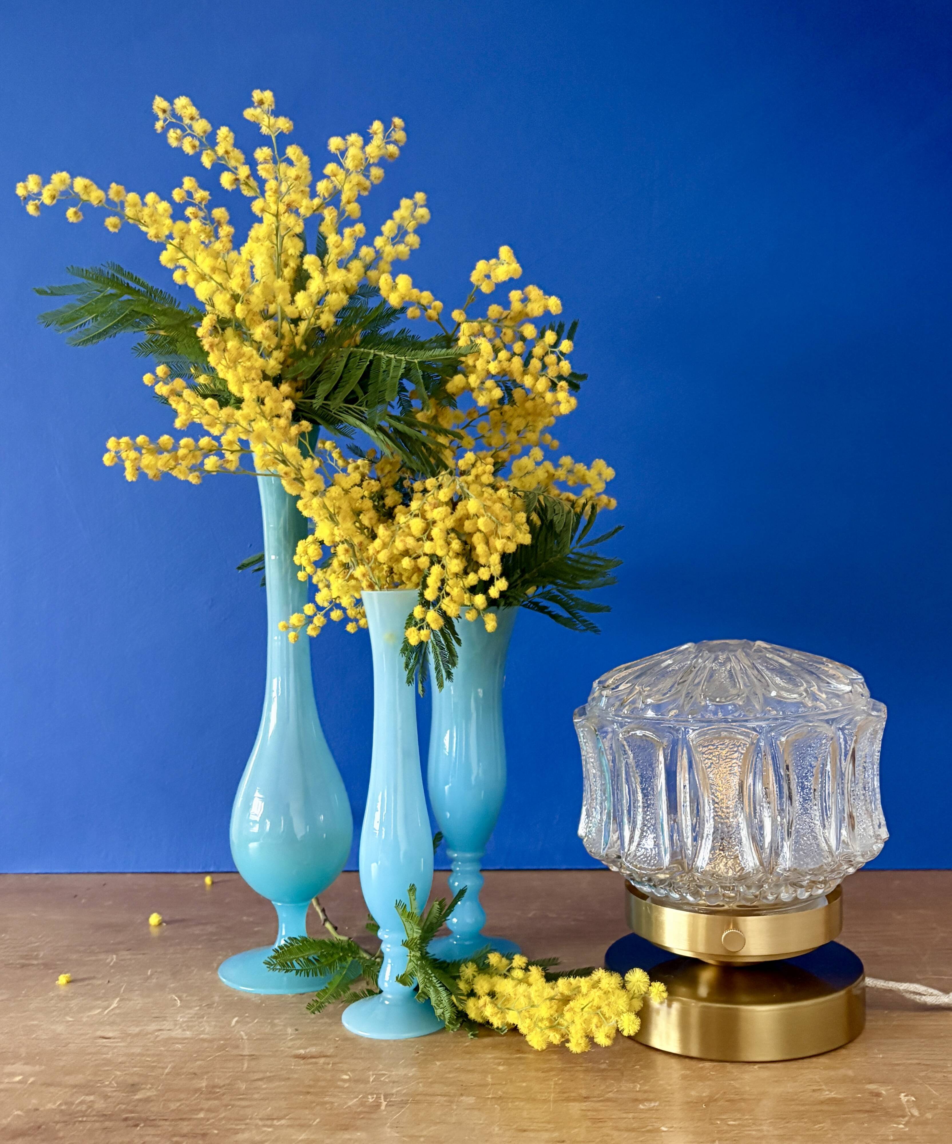 Vintage globe table lamp in moulded glass