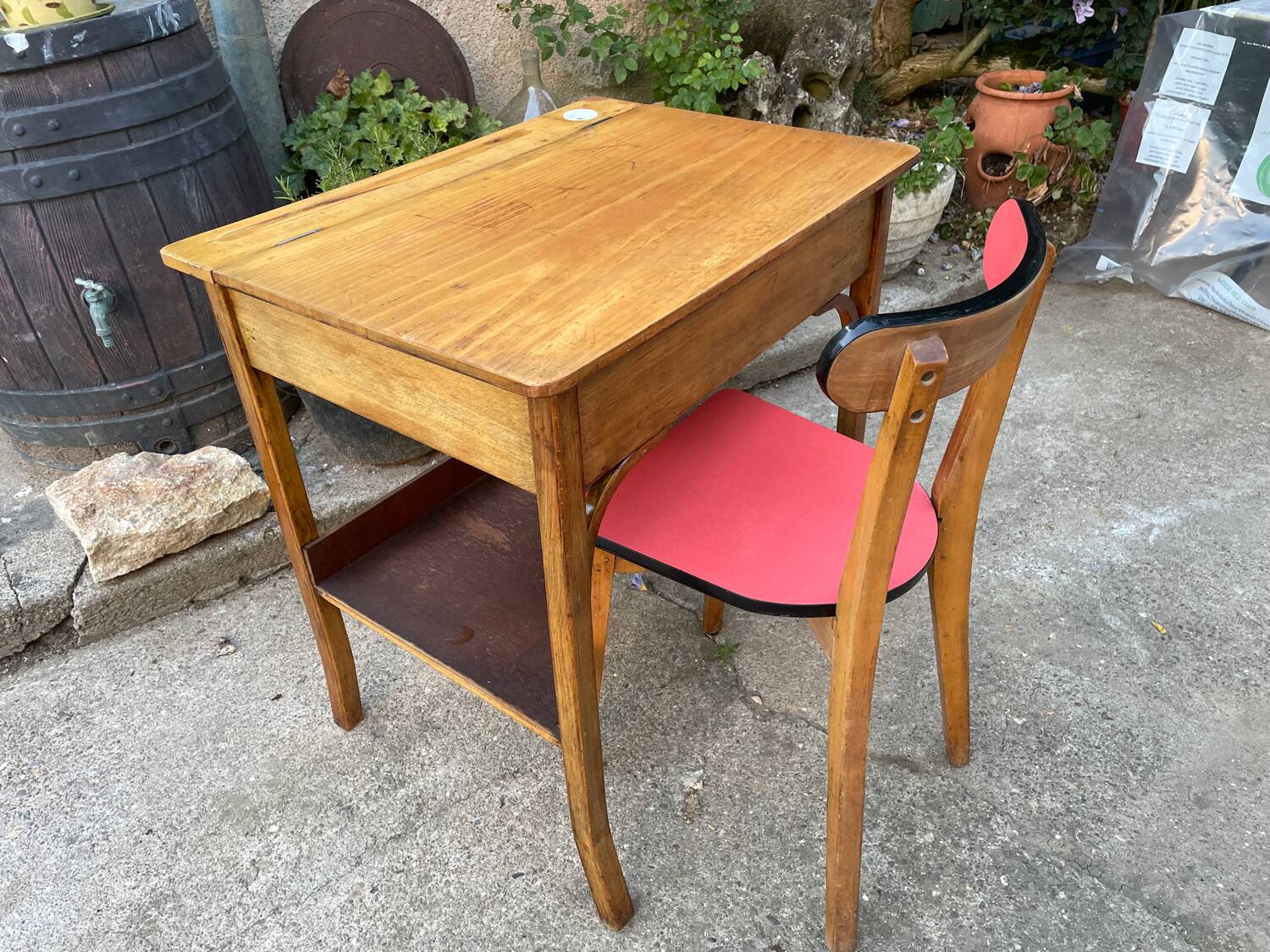 Baumann children's desk + chair