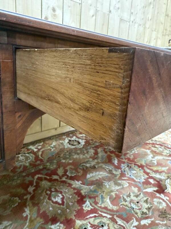 Bureau plat de style Louis XVI en marqueterie 196 cm