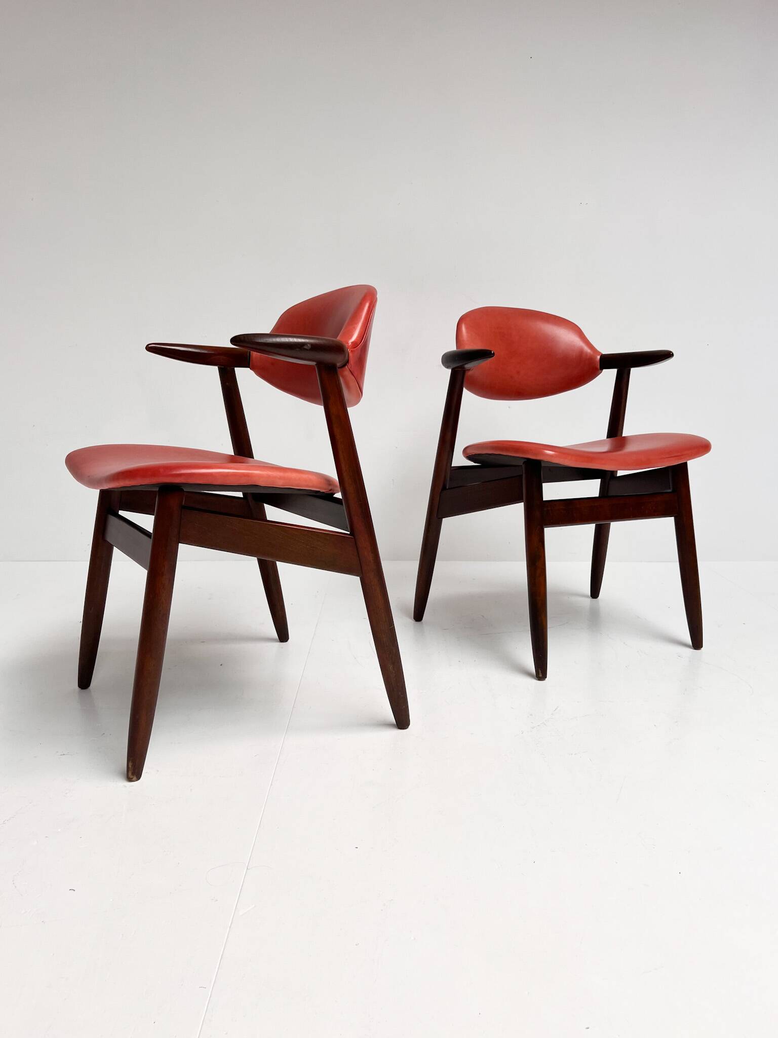 Red colored leather cowhorn chair, 1970s