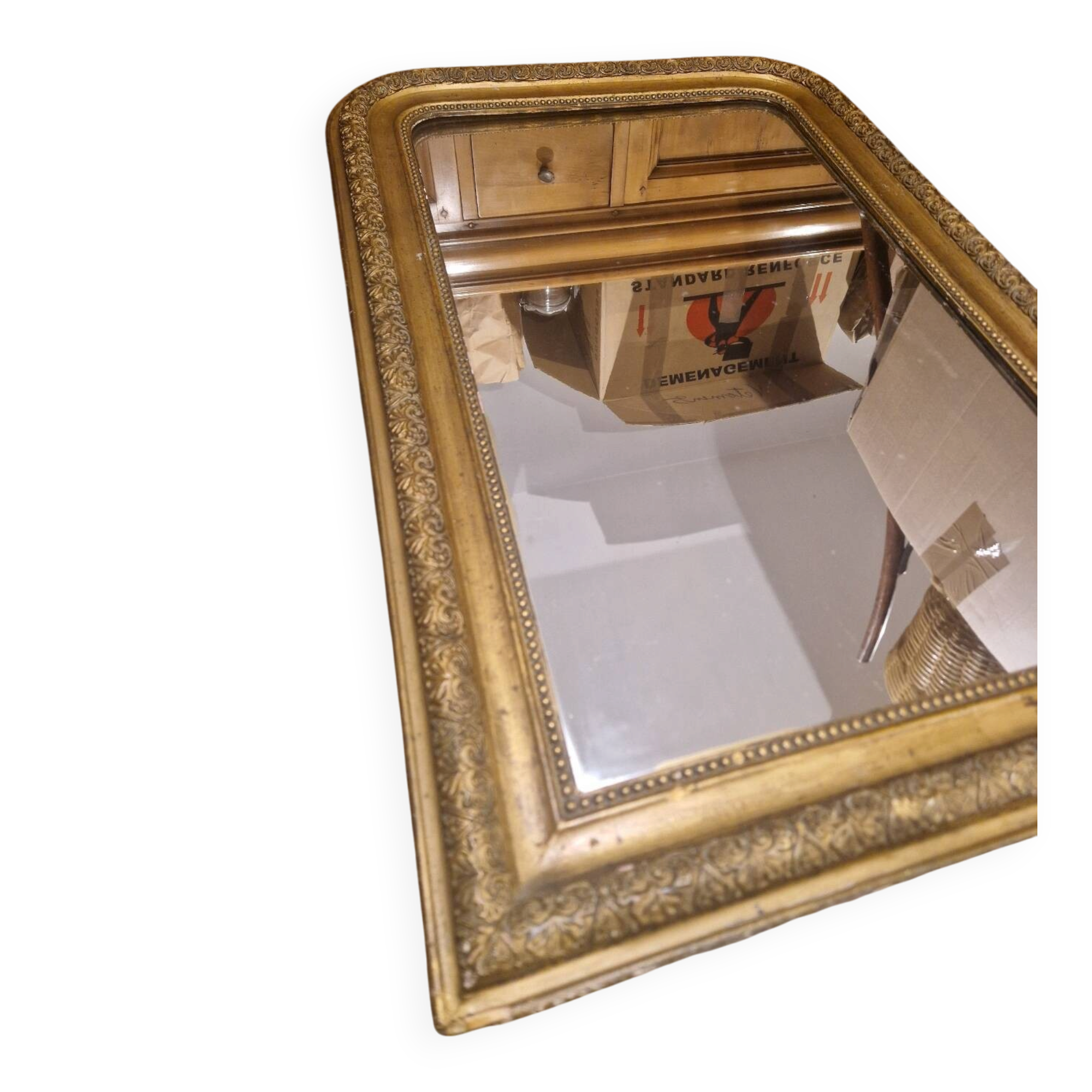 Antique Trumeau mirror in wood and gilding, in good condition.