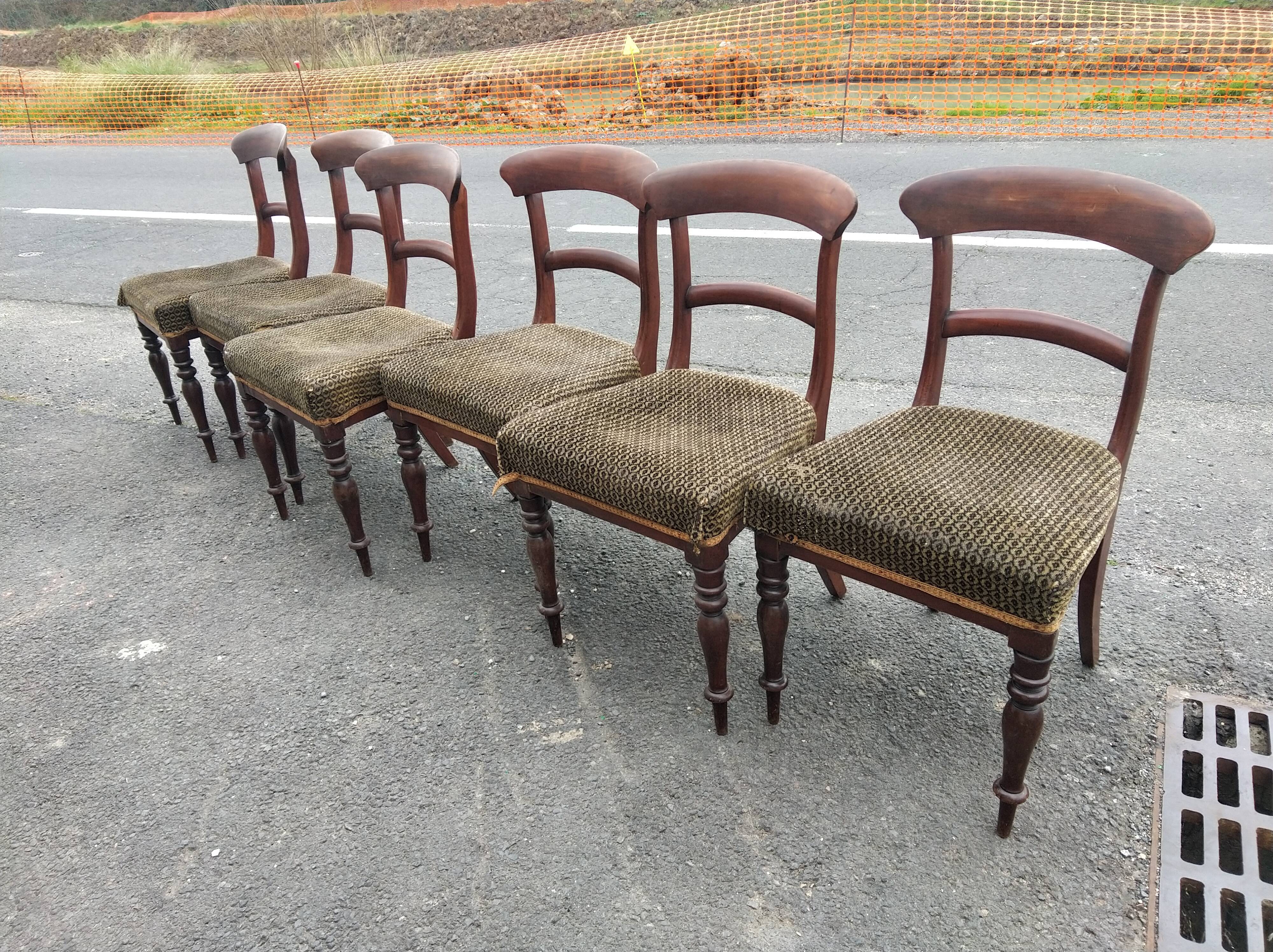 Série de 6 chaises en acajou époque consulat