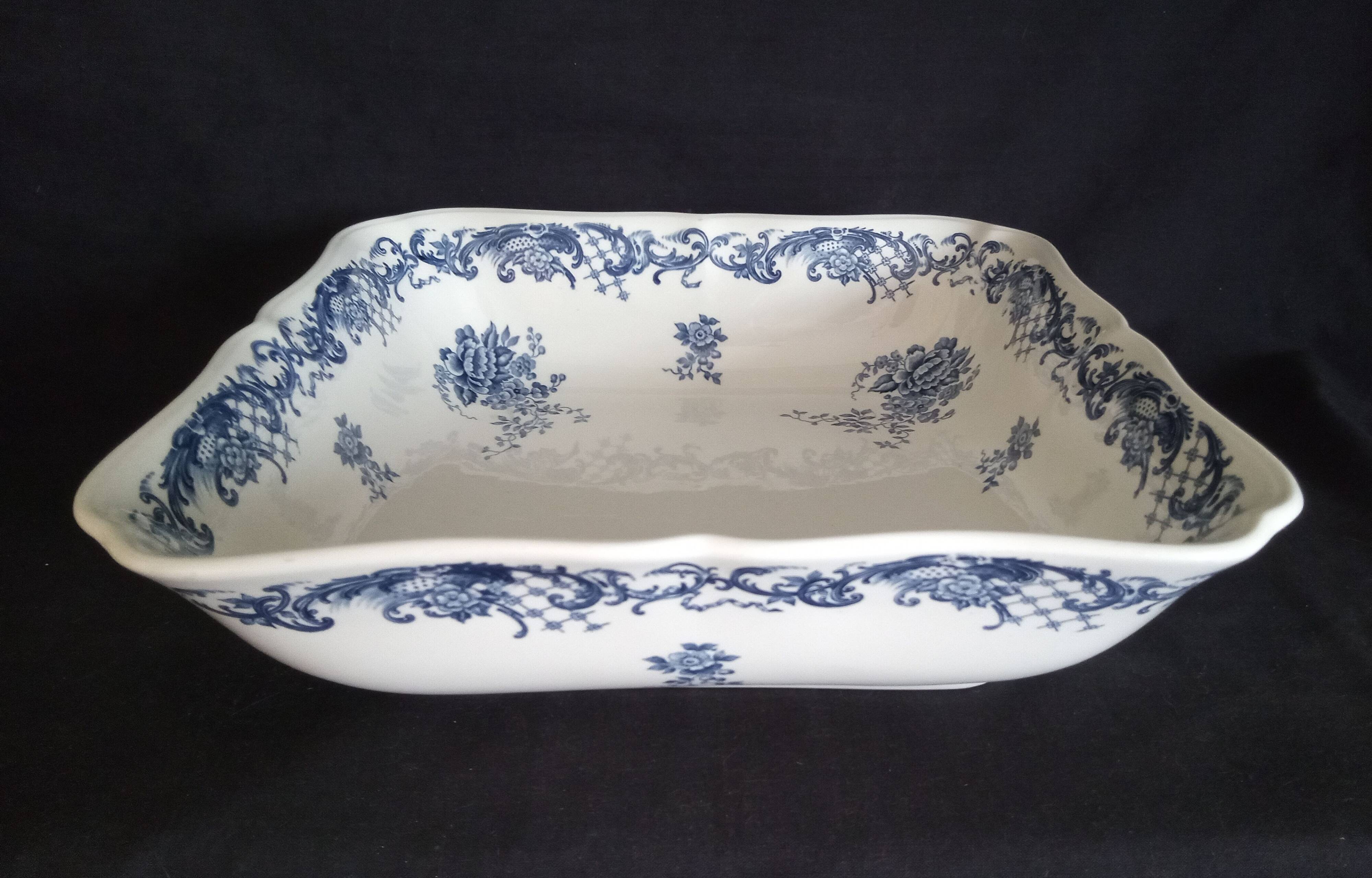 Hollow square shaped dish in Villeroy & Boch porcelain, “Valeria” model