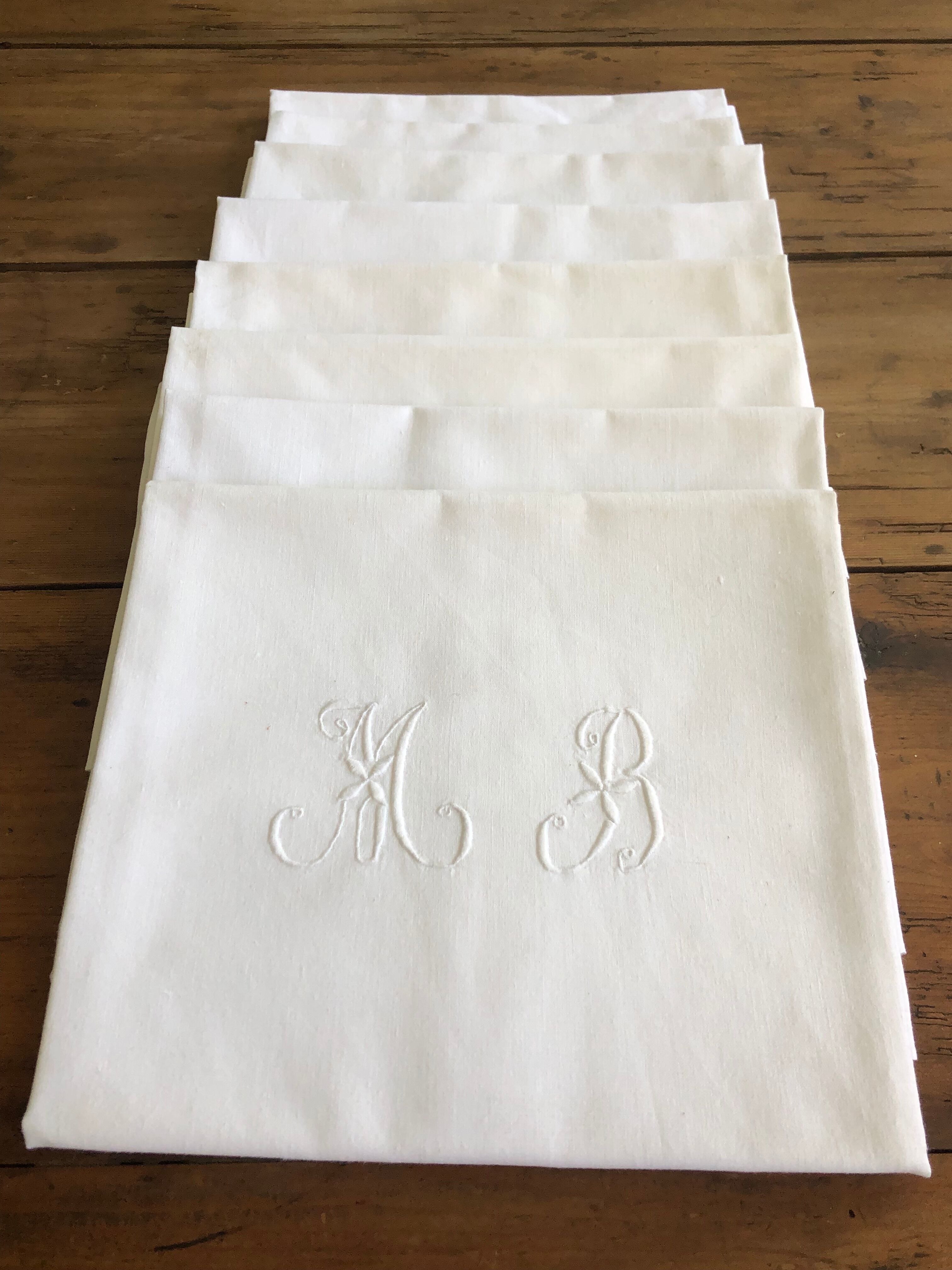 8 napkins, monogram