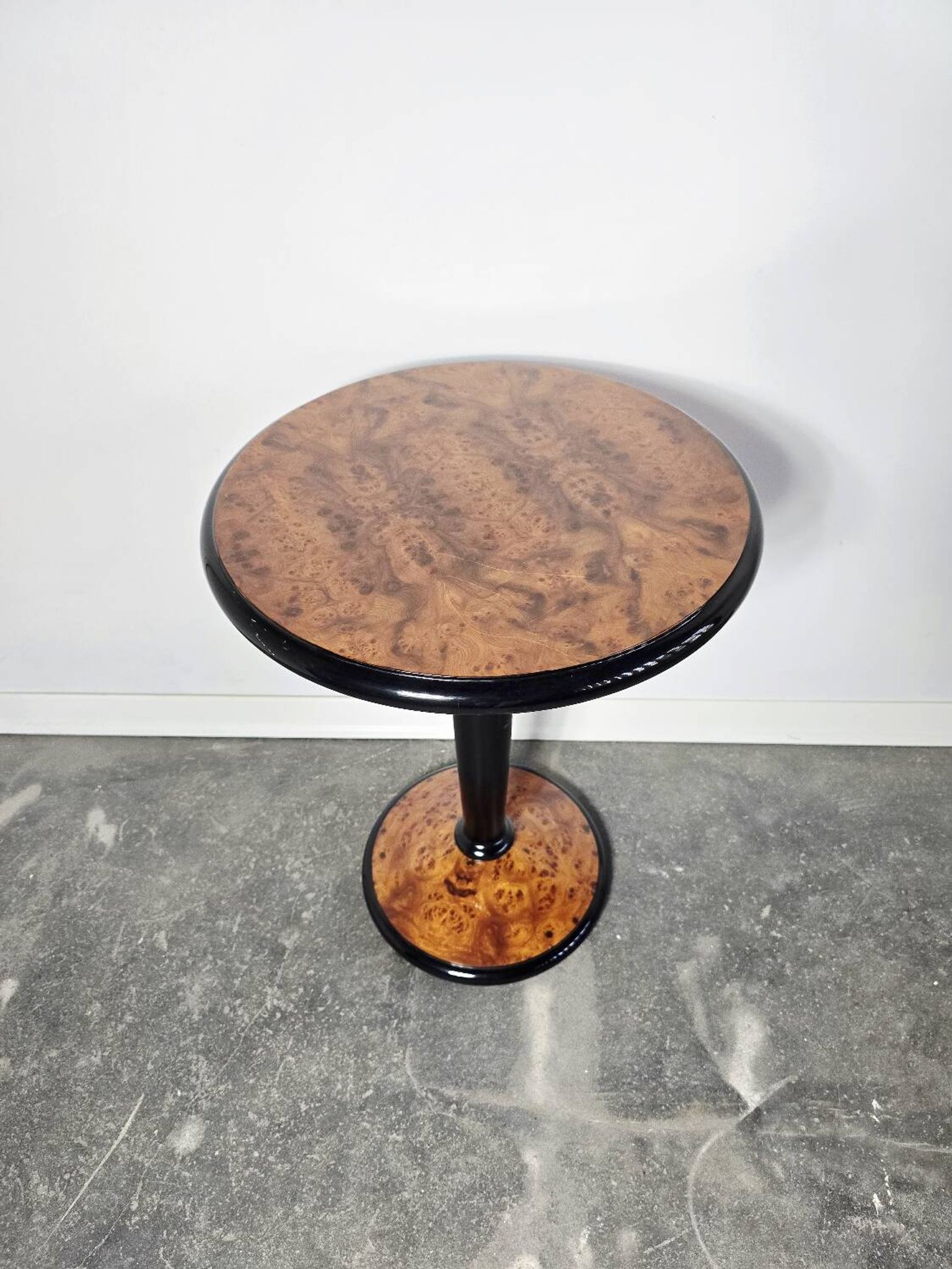 Side table in walnut and ebony wood in Art Deco style