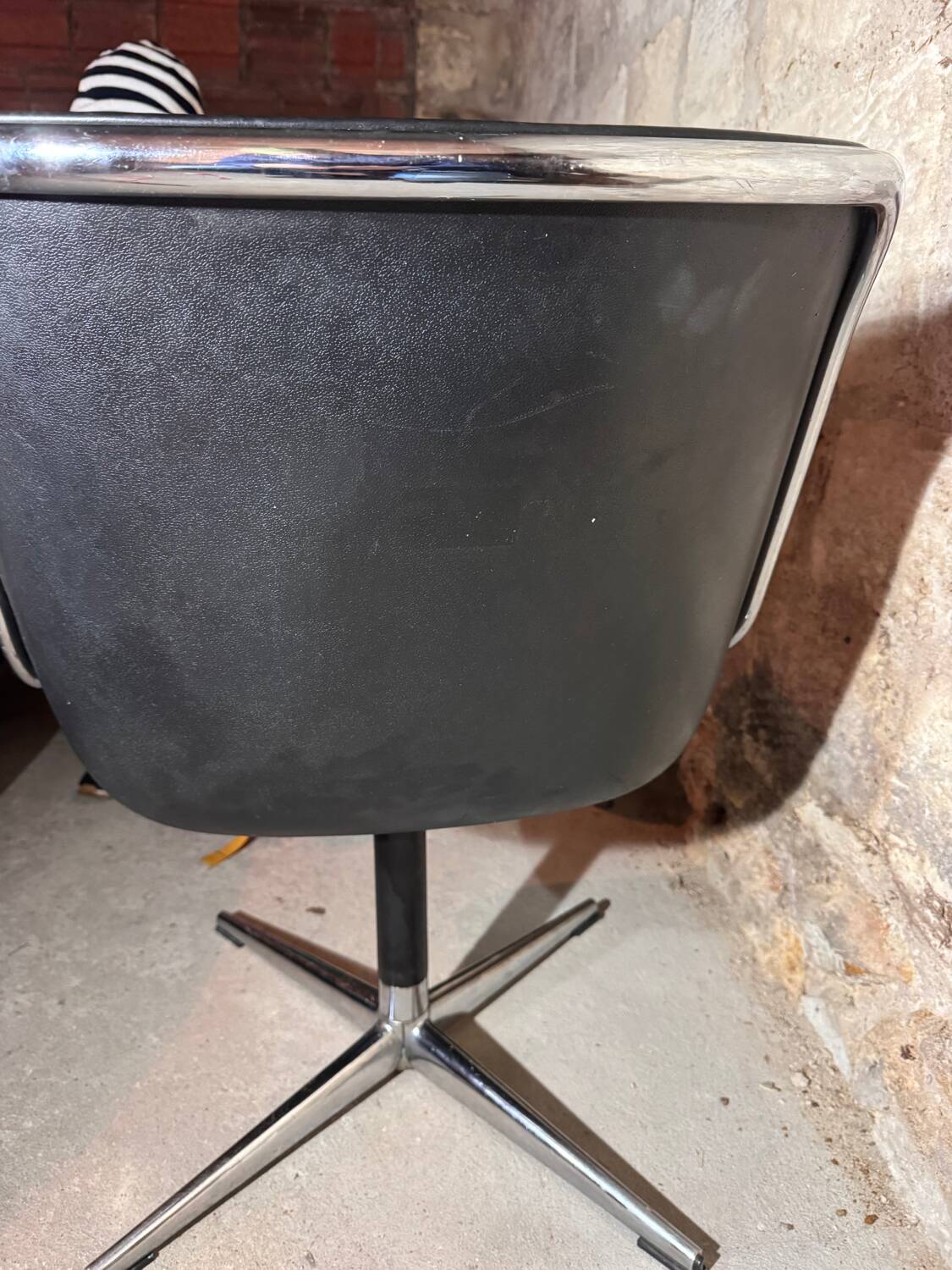 Charles Pollock armchair - Knoll