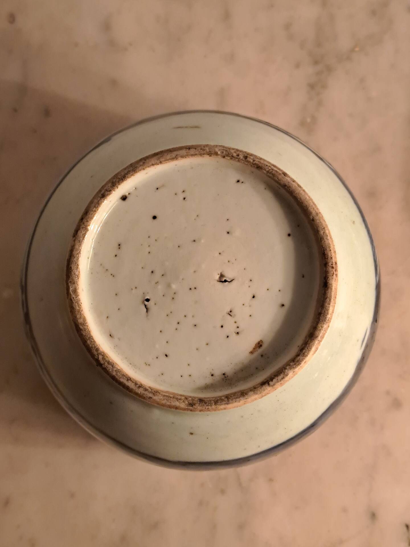 18th-century Chinese pot Qianlong in porcelain