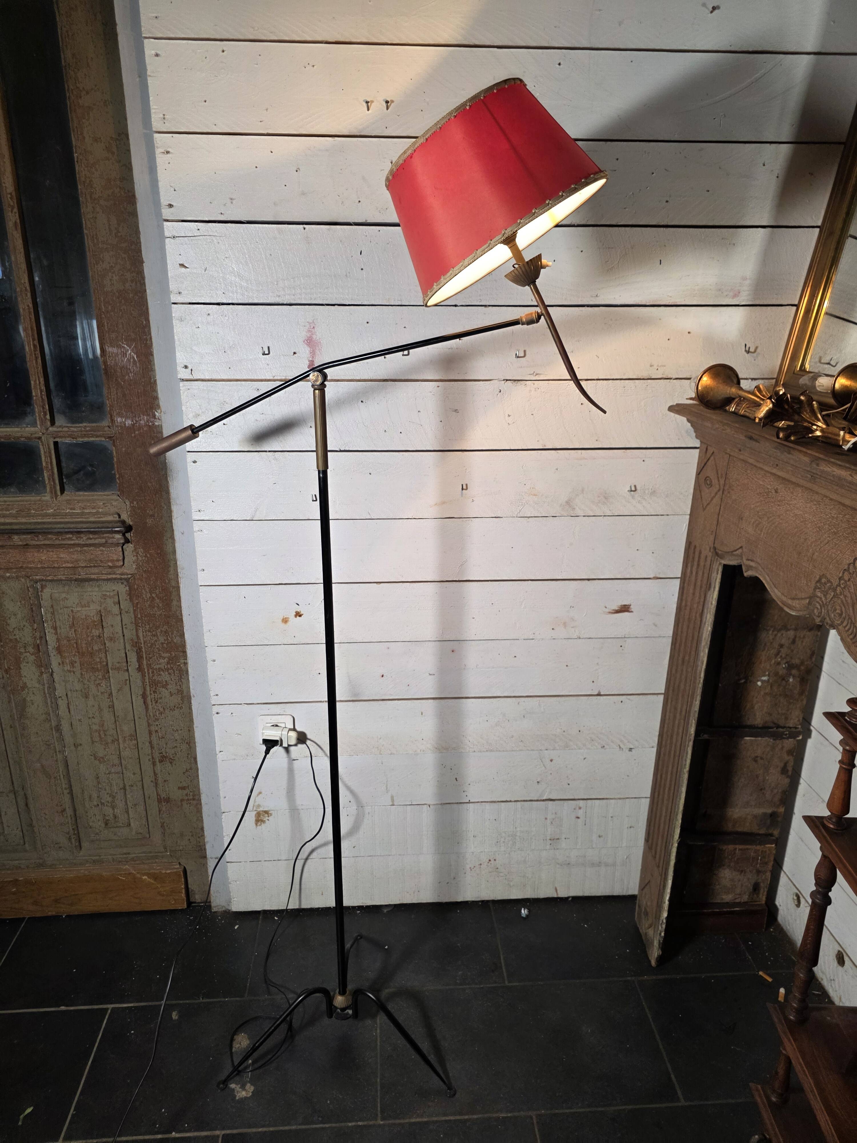 ​Lampadaire tripode à contrepoids Maison Lunel ,Années 50