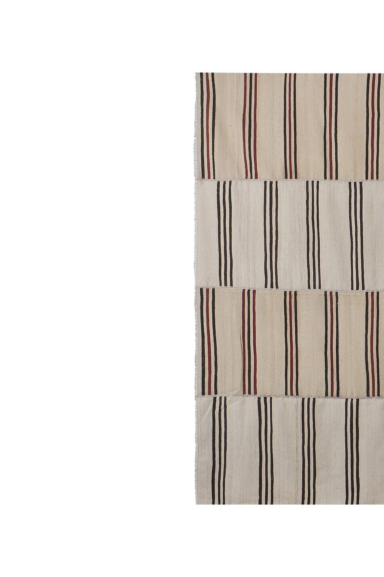 Vintage Turkish kilim, handwoven, 275x375 cm.