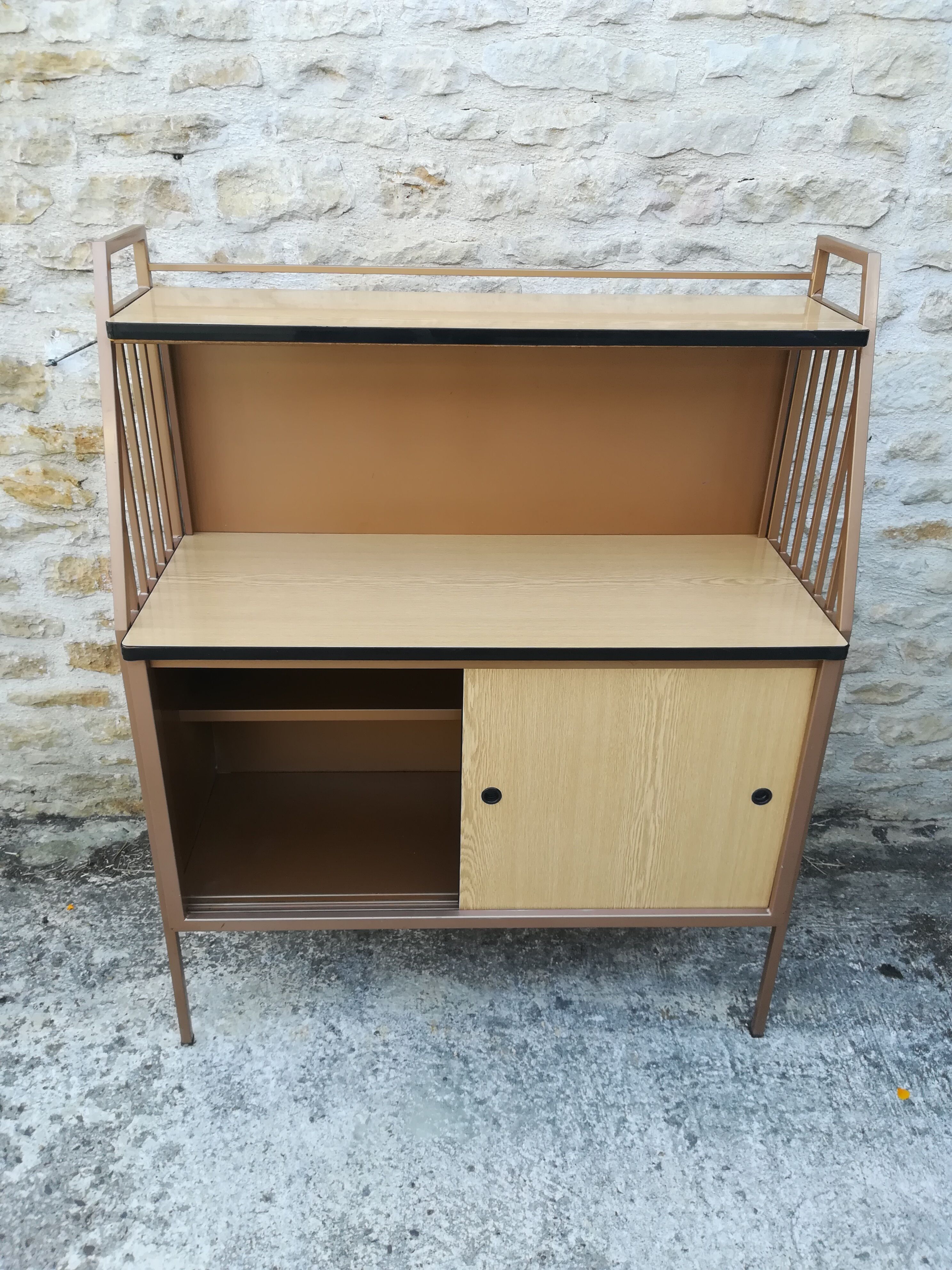 Buffet in formica
