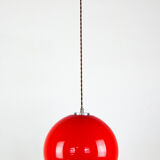 Suspension en verre rouge du milieu du siècle