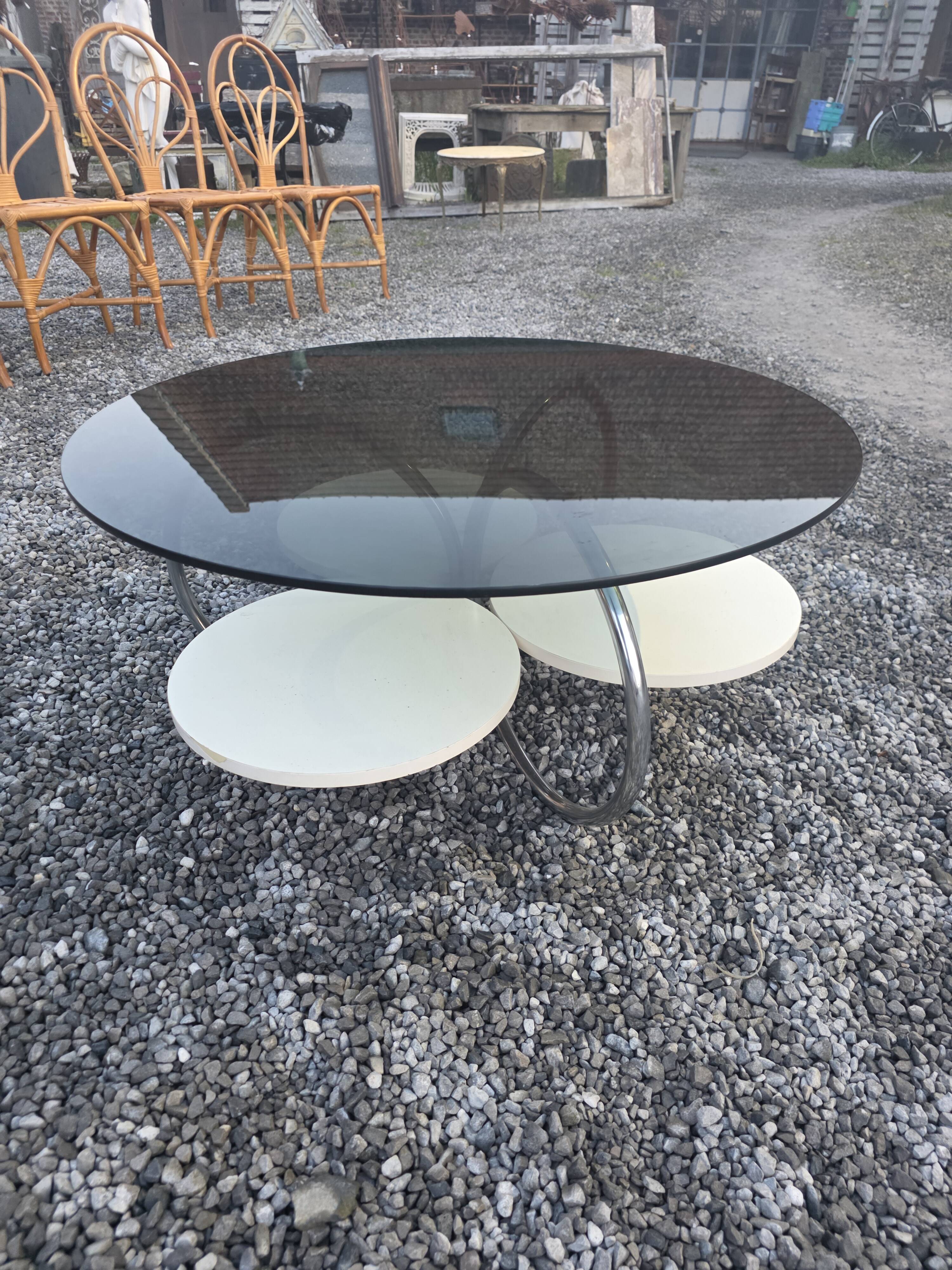 Table basse en verre fumé pied chromé des années 70