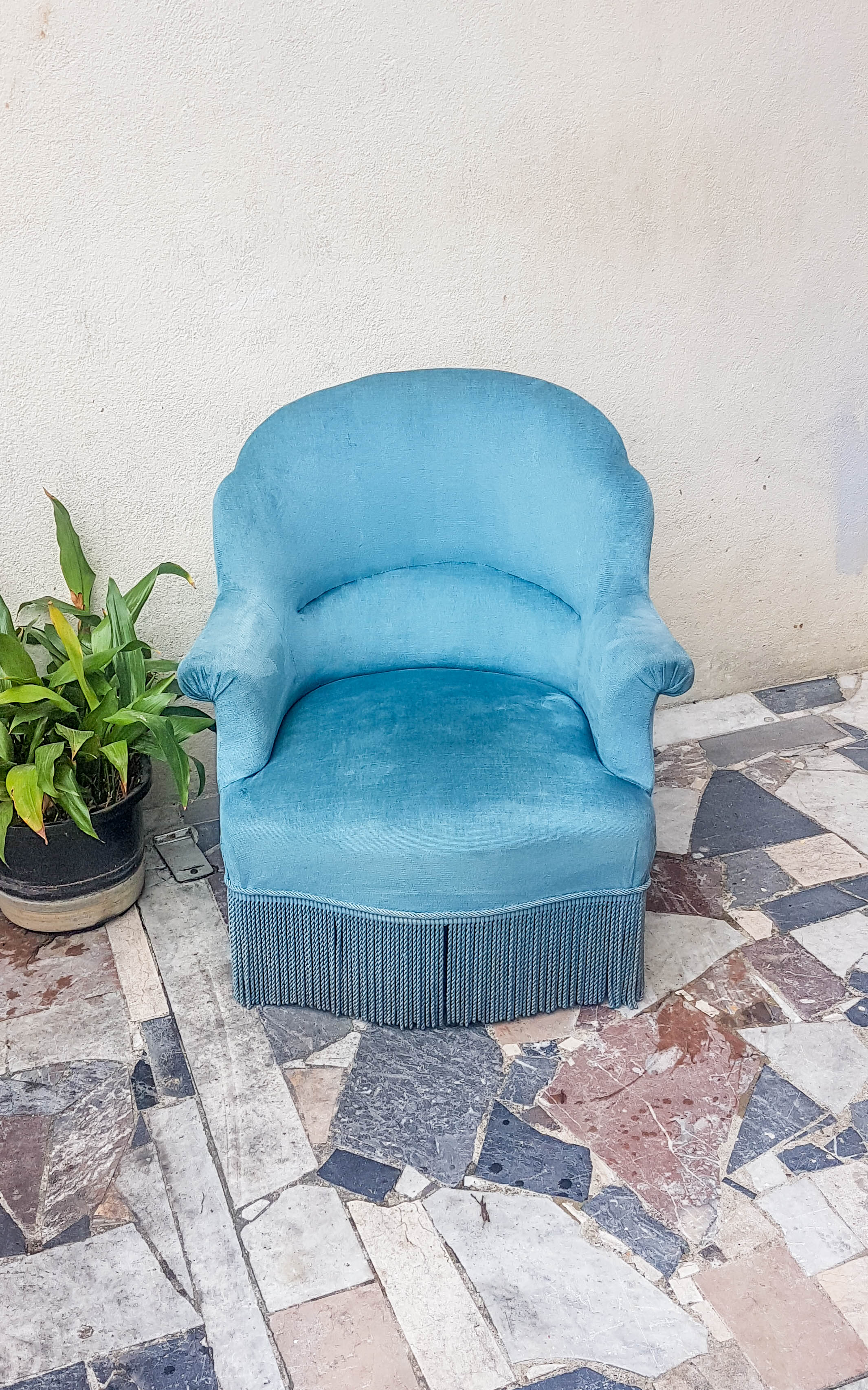 Fauteuil crapaud vintage velours bleu années 70