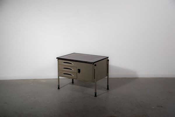 Cabinet de rangement Spazio par le Studio BBPR pour Olivetti. Environ 1960.