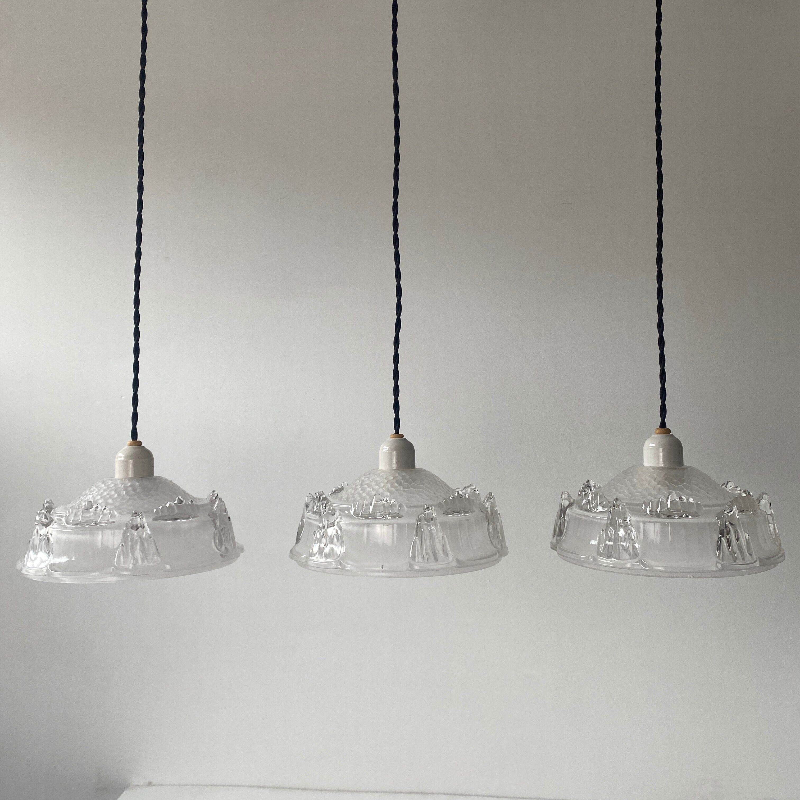Lot 3 old pendant lamps ezan art-deco